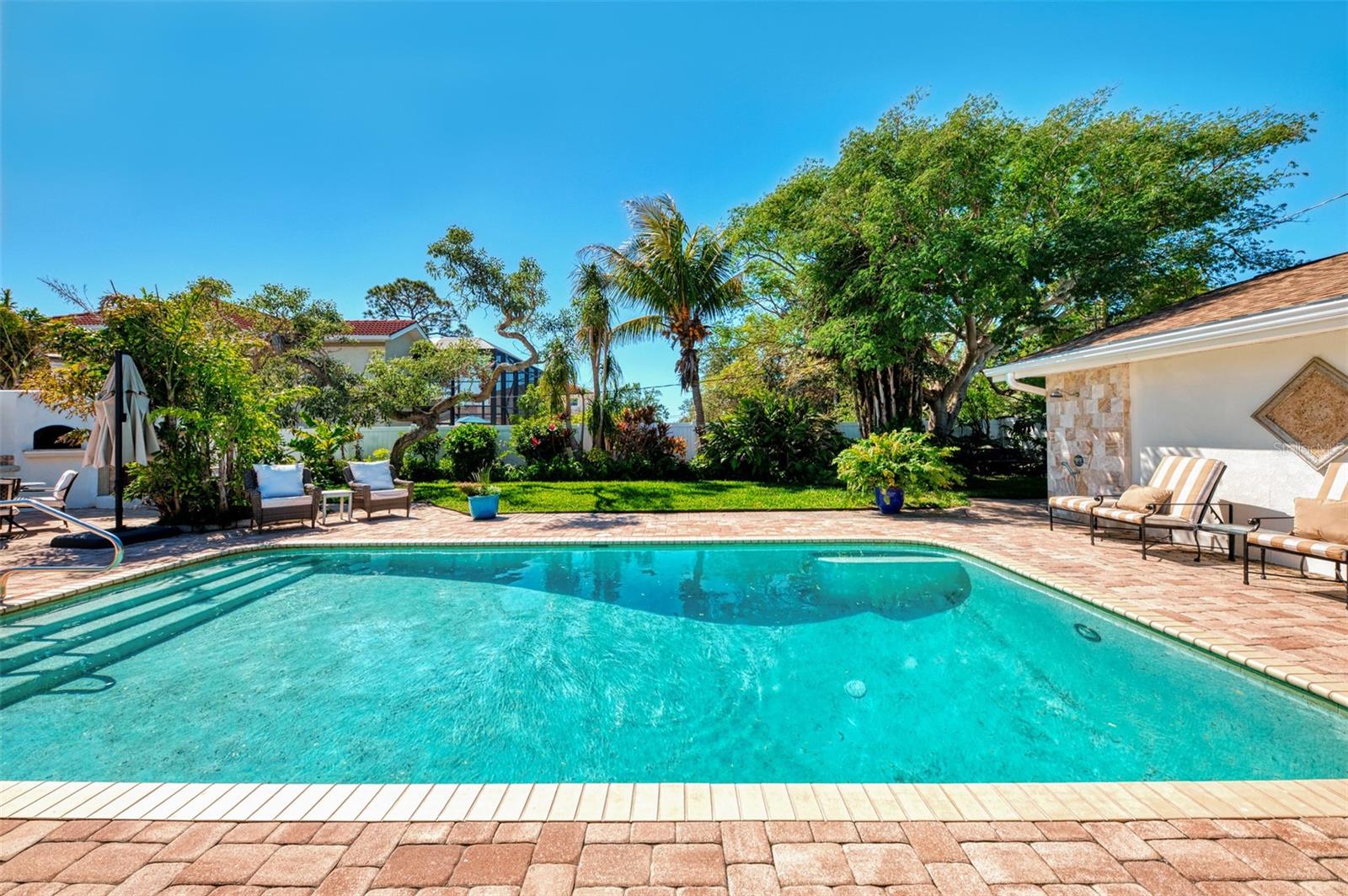 400 Nokomis Avenue S