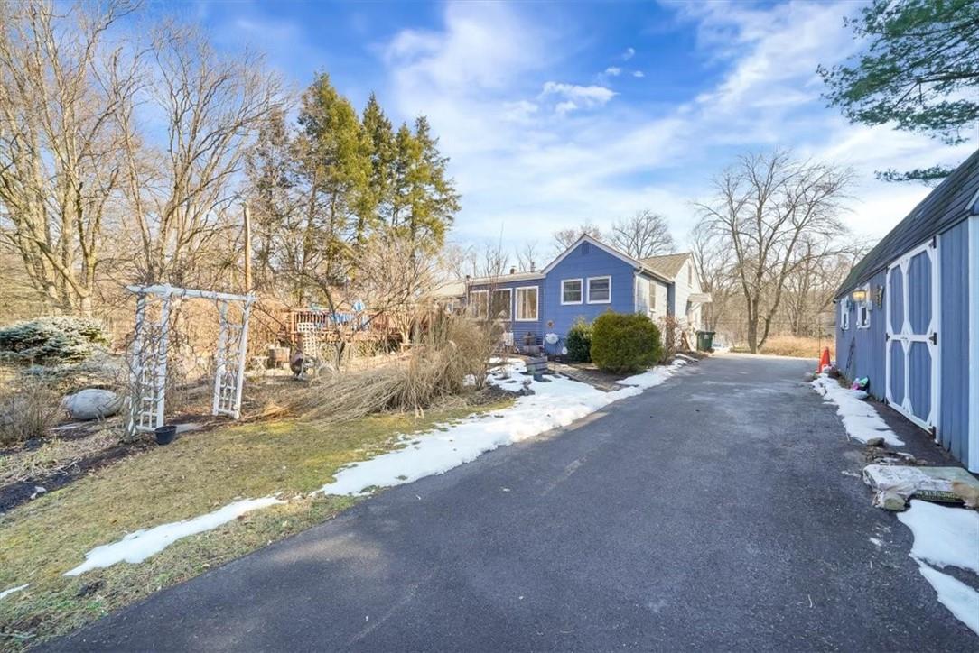 2937 Albany Post Road