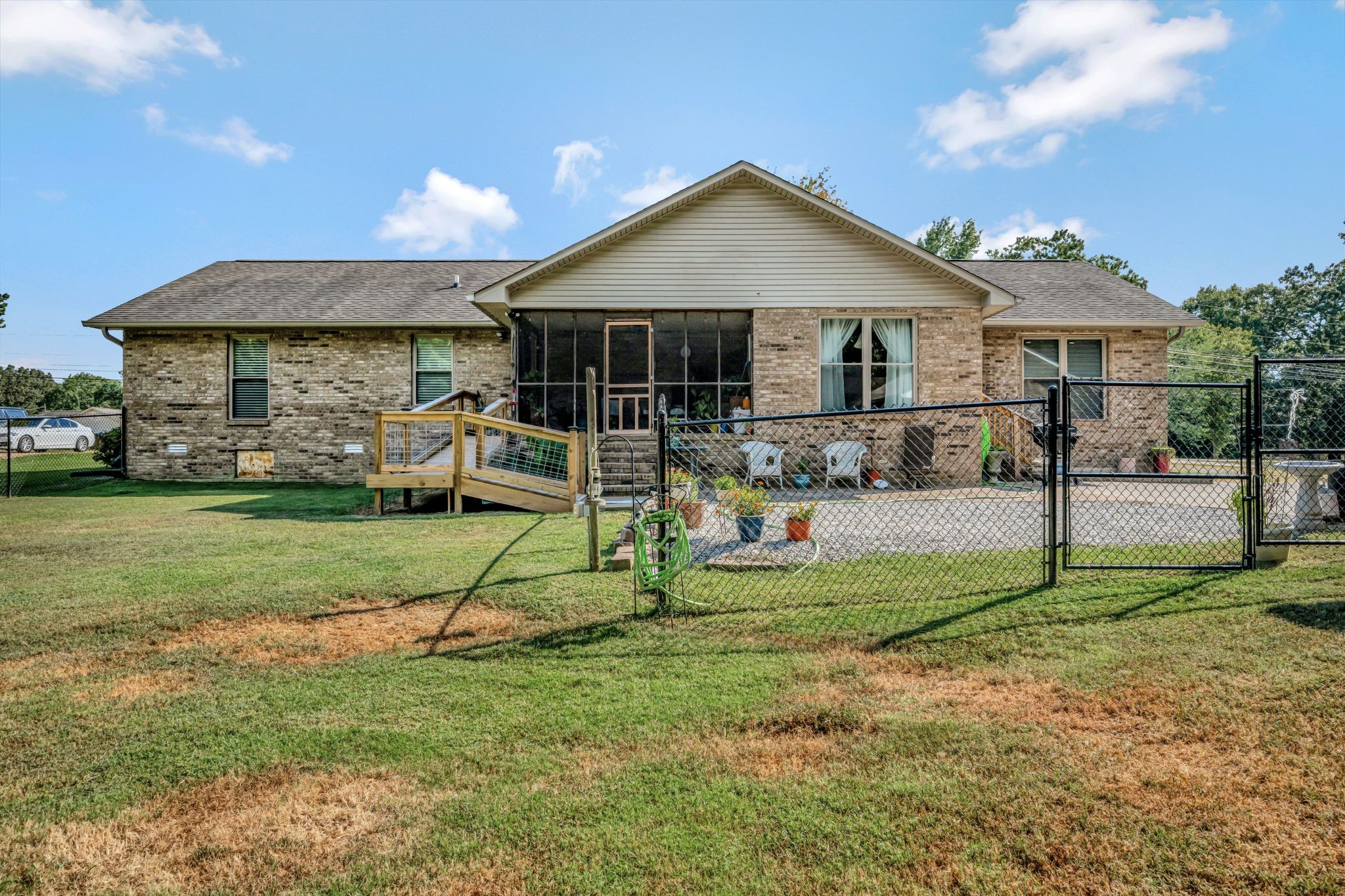 459 River Oaks Dr