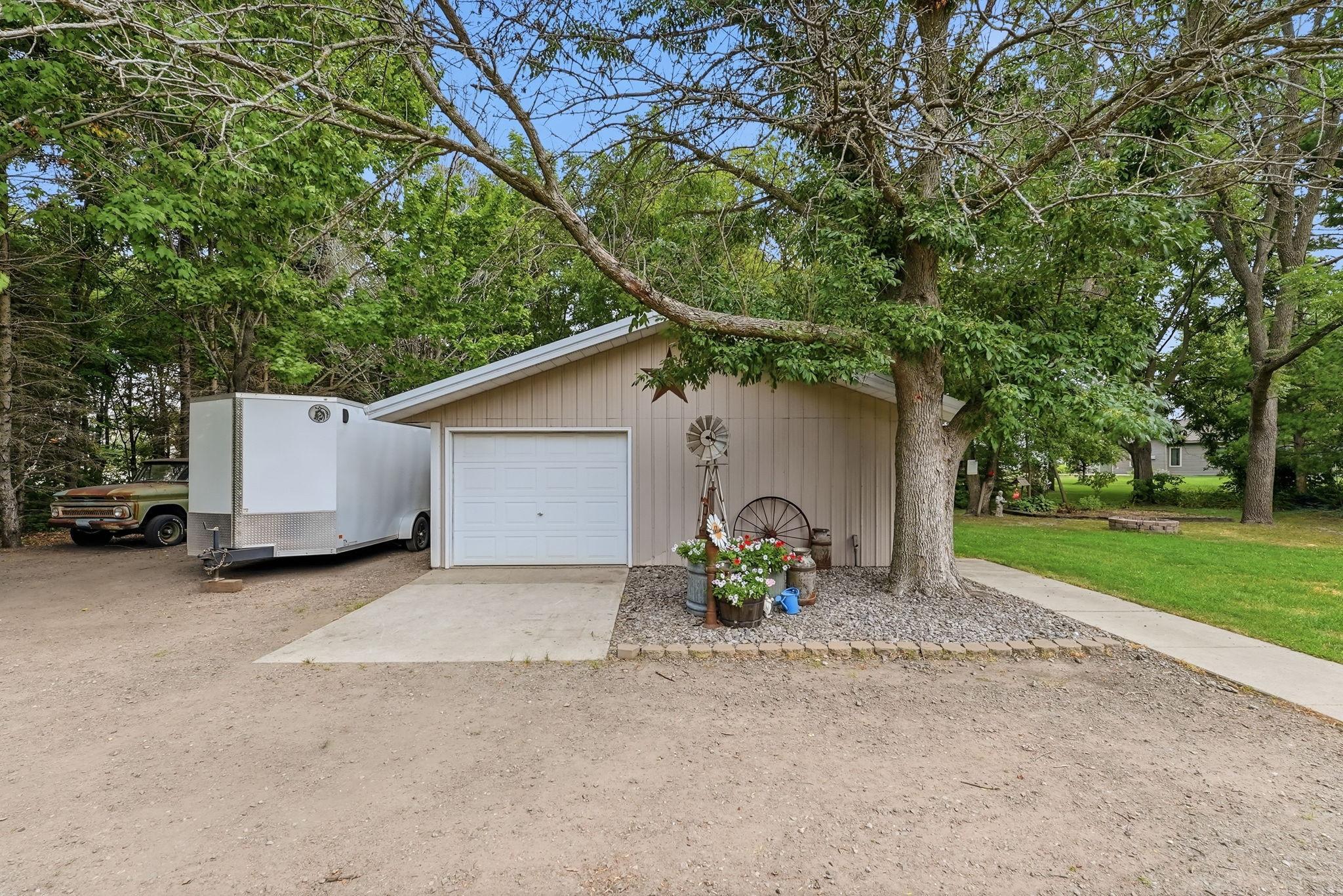 214 Highview Drive W