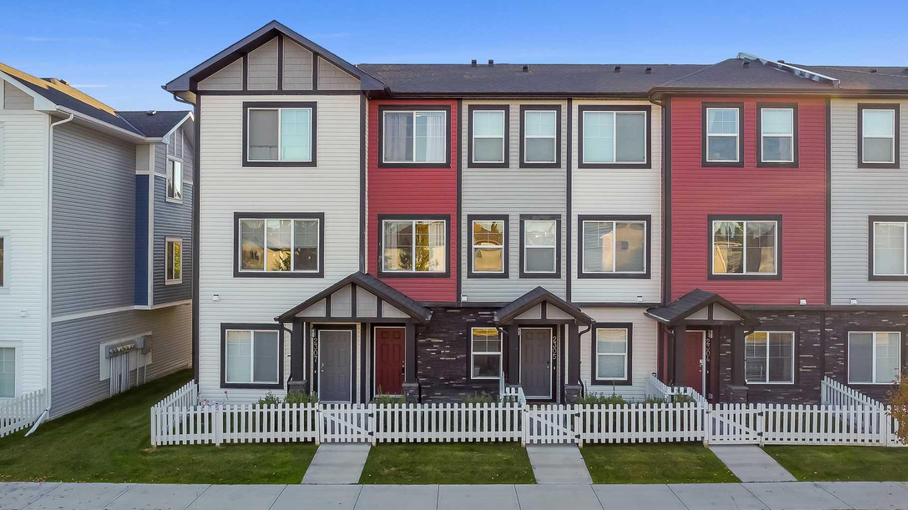 2306 Jumping Pound Common