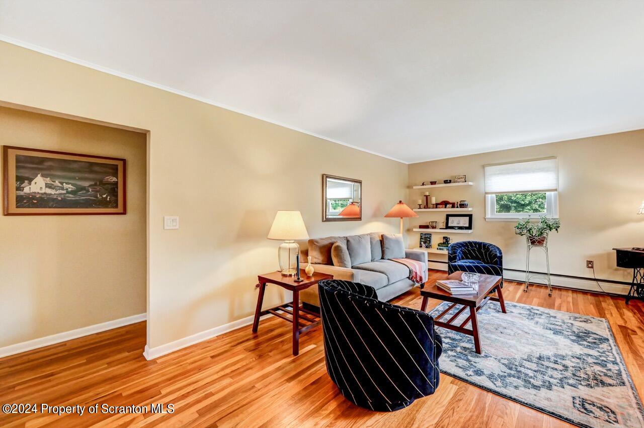 400 Montrose Avenue L113