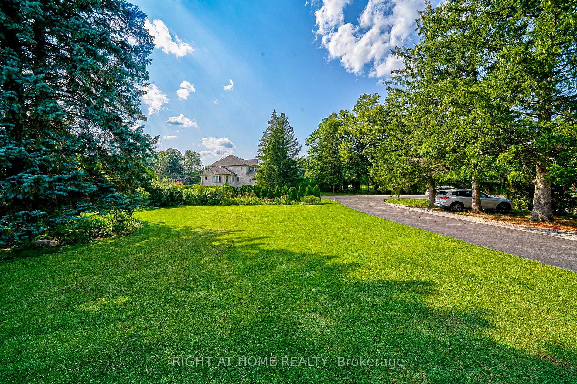 28 Cachet Pkwy