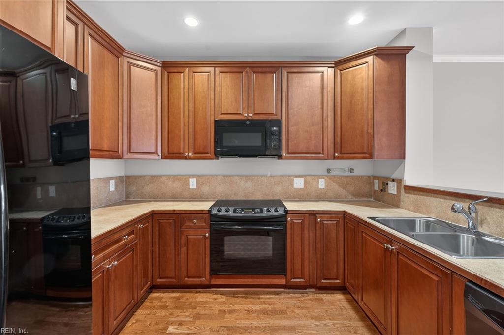 955 Bolling Avenue 204