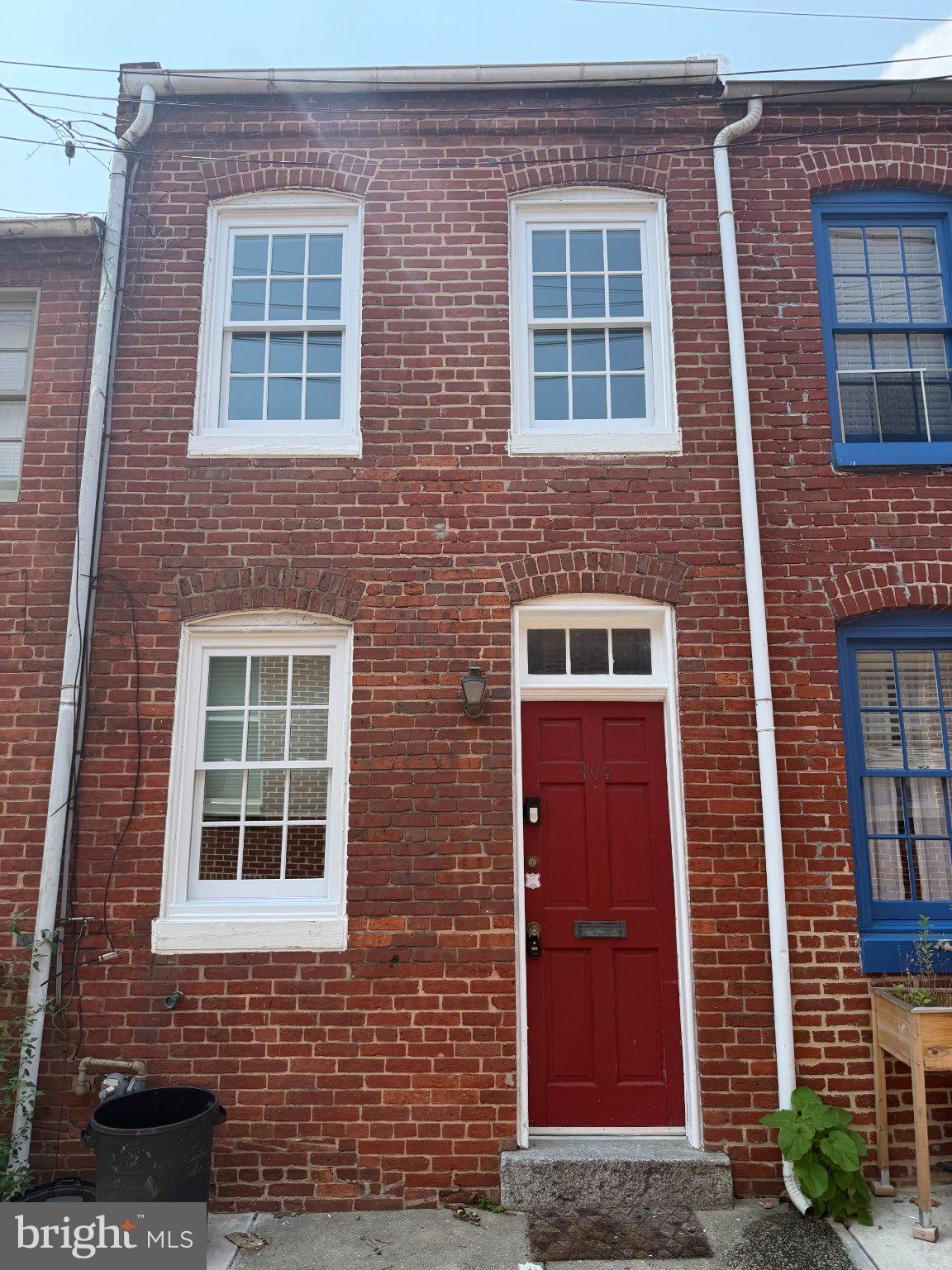 Welcome to 404 S Dallas St, a charming 1-bedroom, 1-bathroom brick townhouse nestled in the heart of Fells Point! This inviting home offers an open-concept main level with a seamless flow between the living room and kitchen, creating a comfortable space for everyday living and entertaining. Upstairs, you'll find a cozy bedroom, full bathroom, beautiful wood floors, exposed brick, and a versatile study area perfect for a home office or reading nook. Step outside to enjoy your private rear brick patio—ideal for relaxing or entertaining. Located in one of Baltimore's most desirable neighborhoods, you'll be just moments from the restaurants, shops, nightlife, and waterfront attractions of Fells Point, with convenient access to Harbor East, Little Italy, and Johns Hopkins. A wonderful opportunity to own a charming city home with character, convenience, and outdoor space!