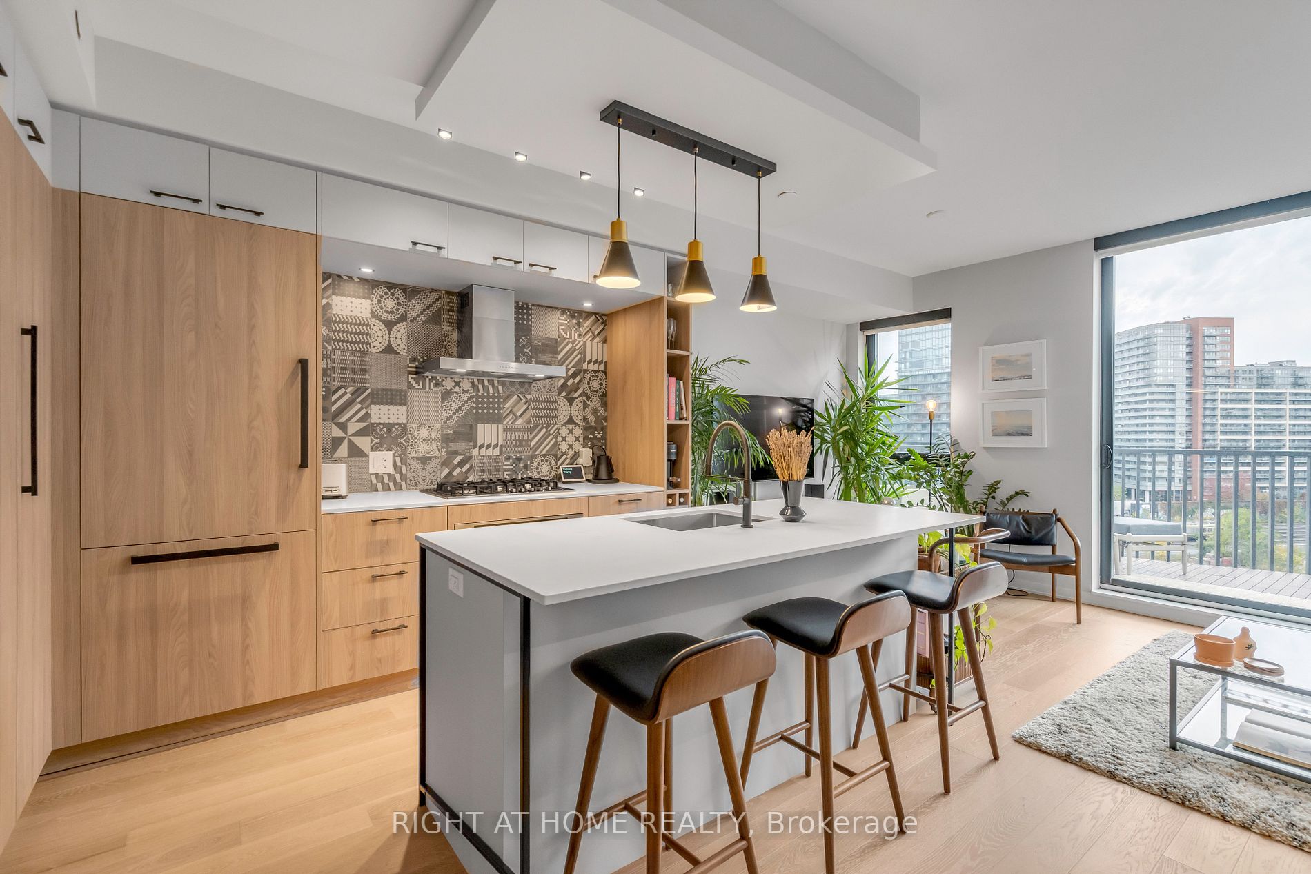 41 Dovercourt Rd 906