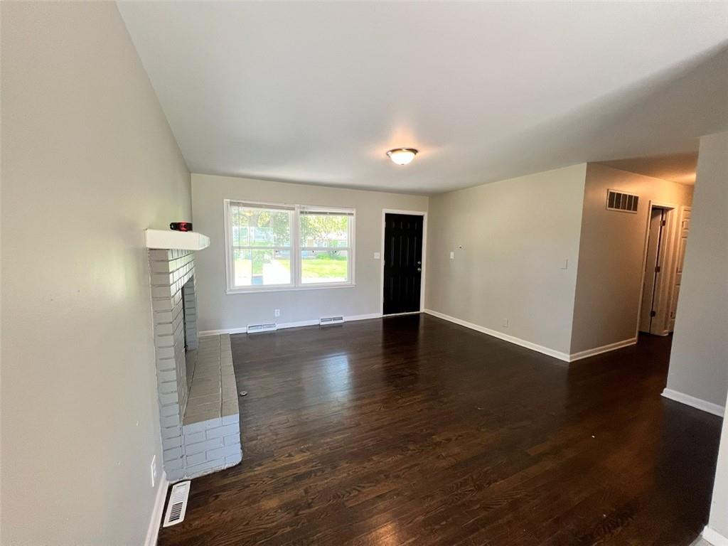 3407 S Claremont Avenue