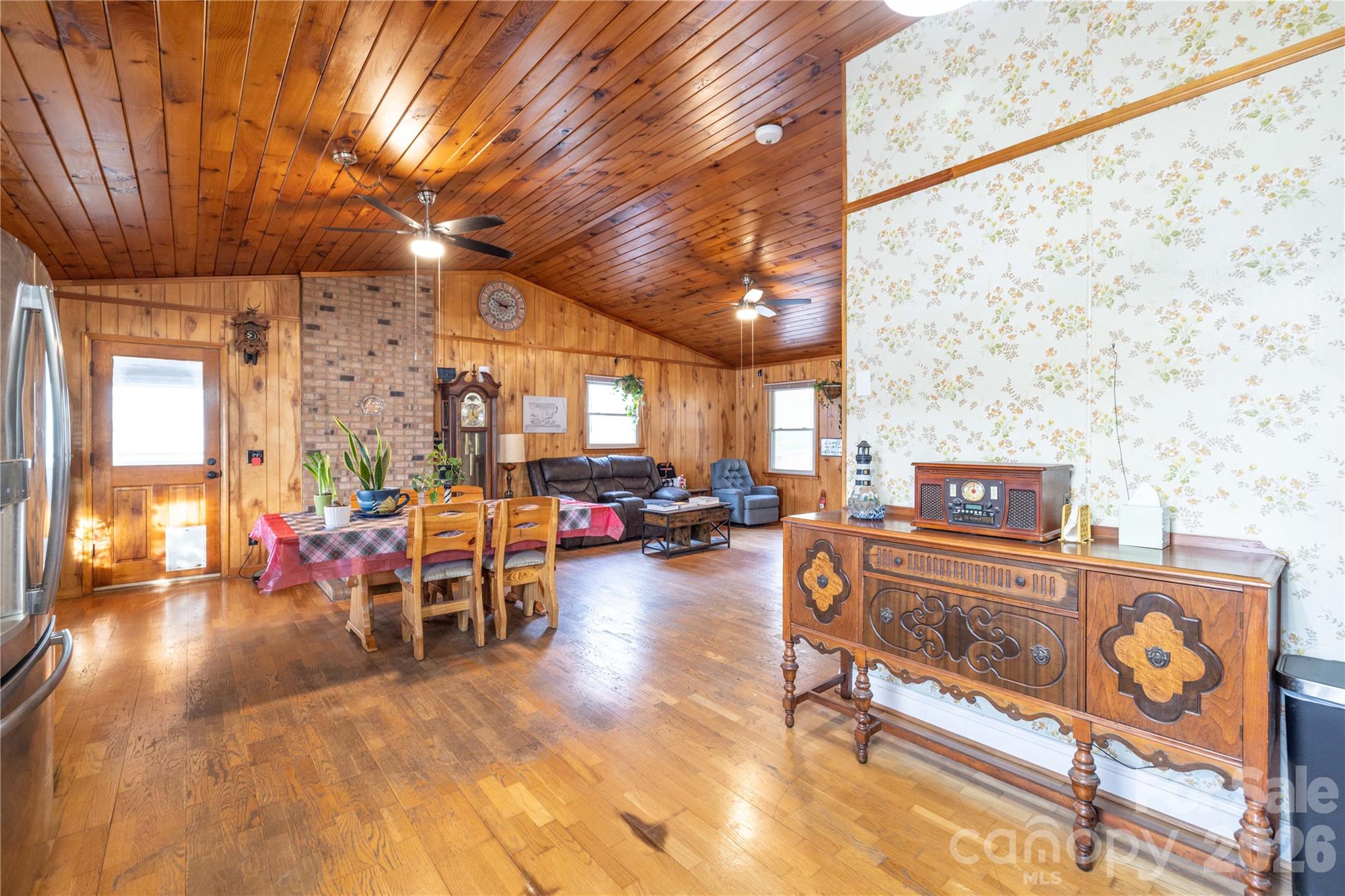 304 Fairfield Court