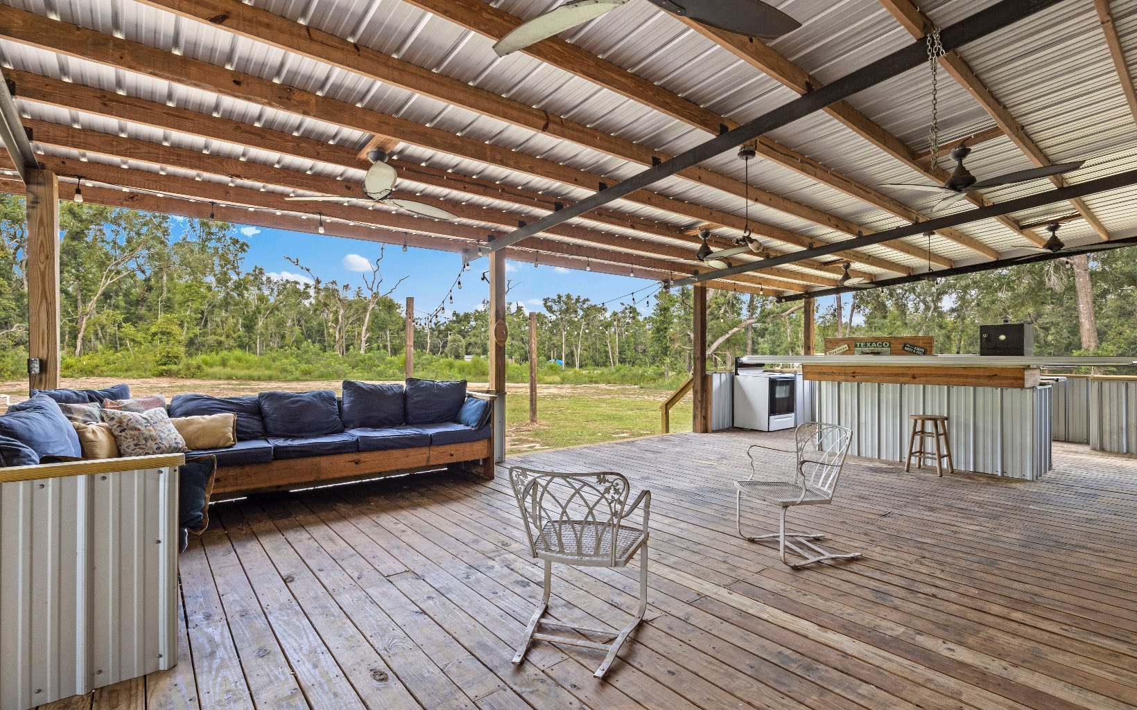 1935 NE Shady Oaks Rd