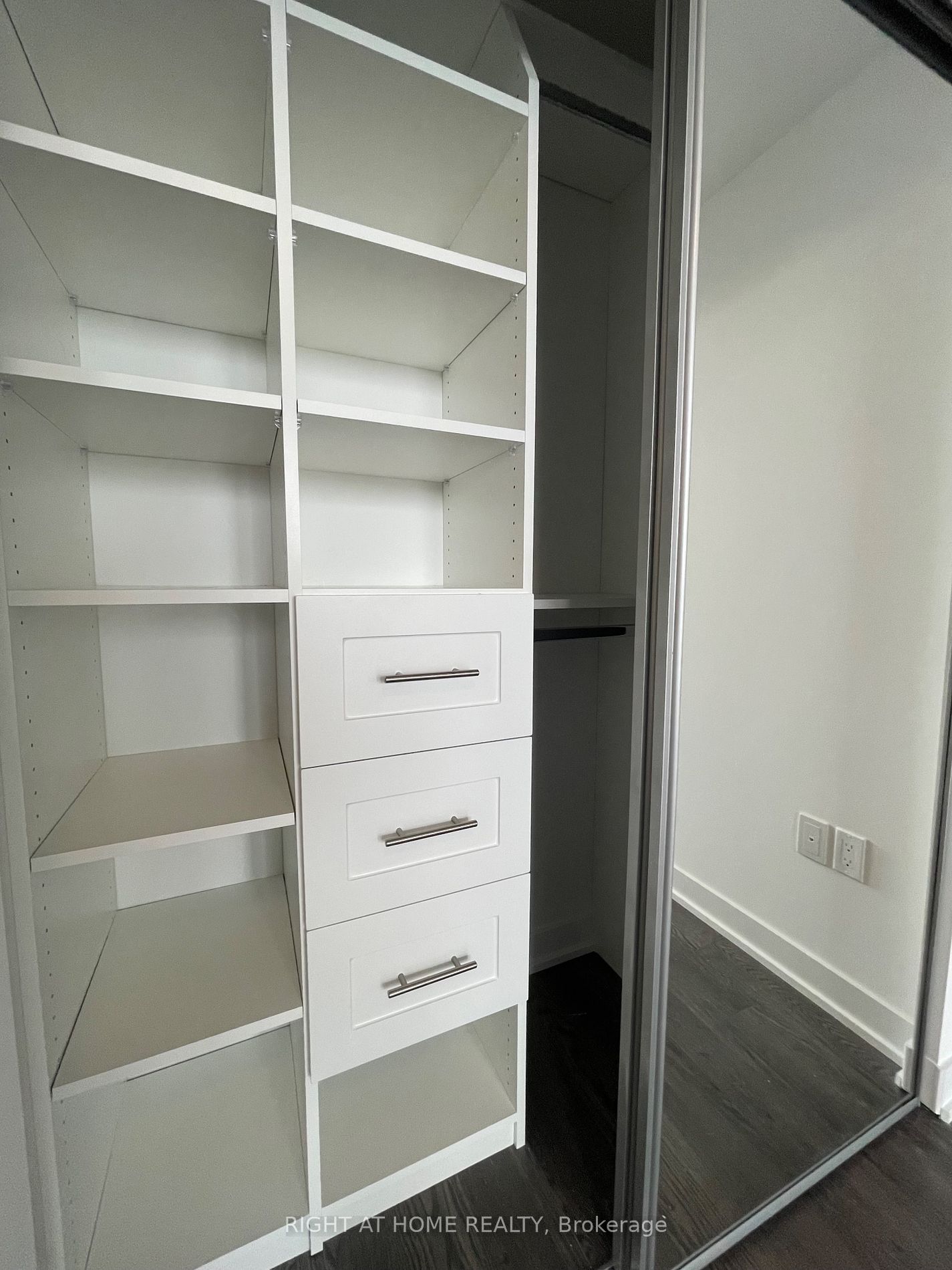 50 O'neill Rd 903