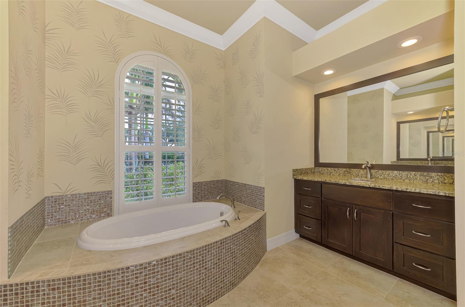 3111 Rivershore Lane