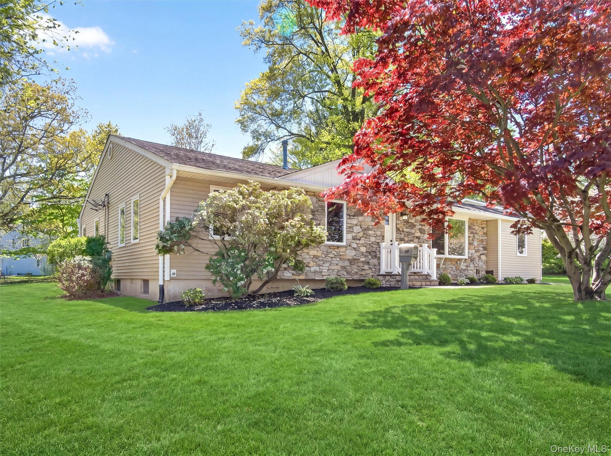 19 Buckingham Road, Nanuet - Photo 1