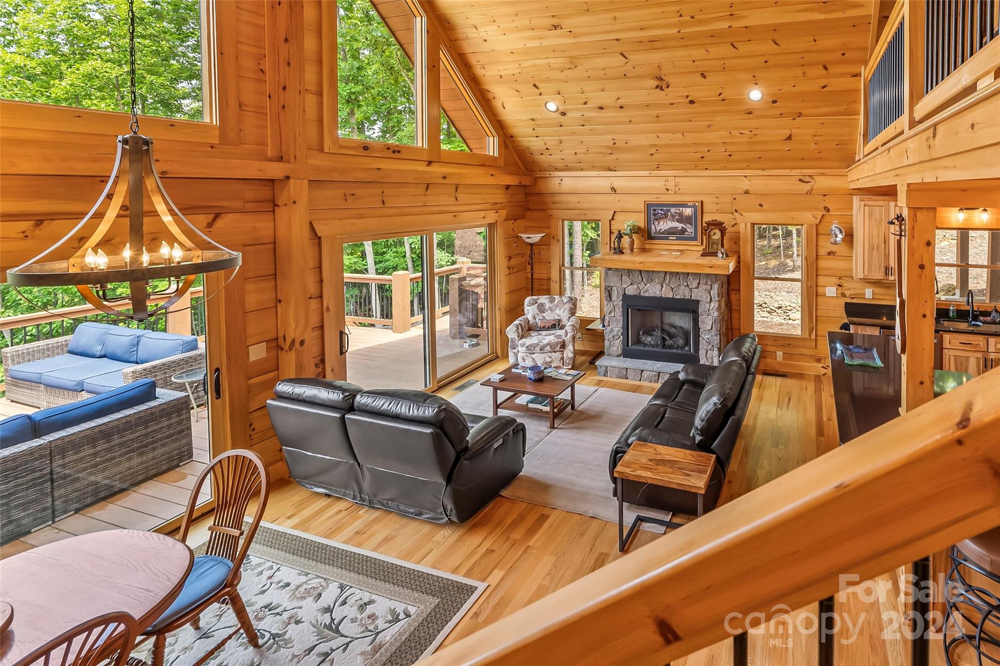 573 Lakeview Trail