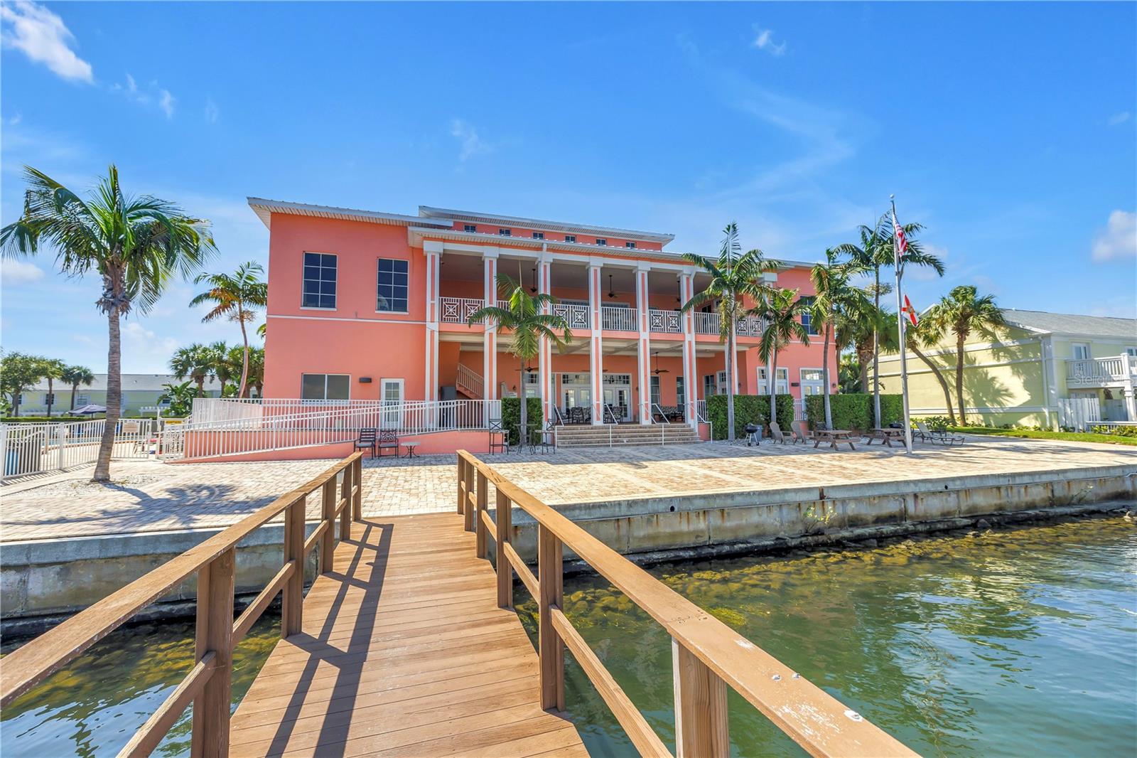 4982 Coquina Key Drive SE