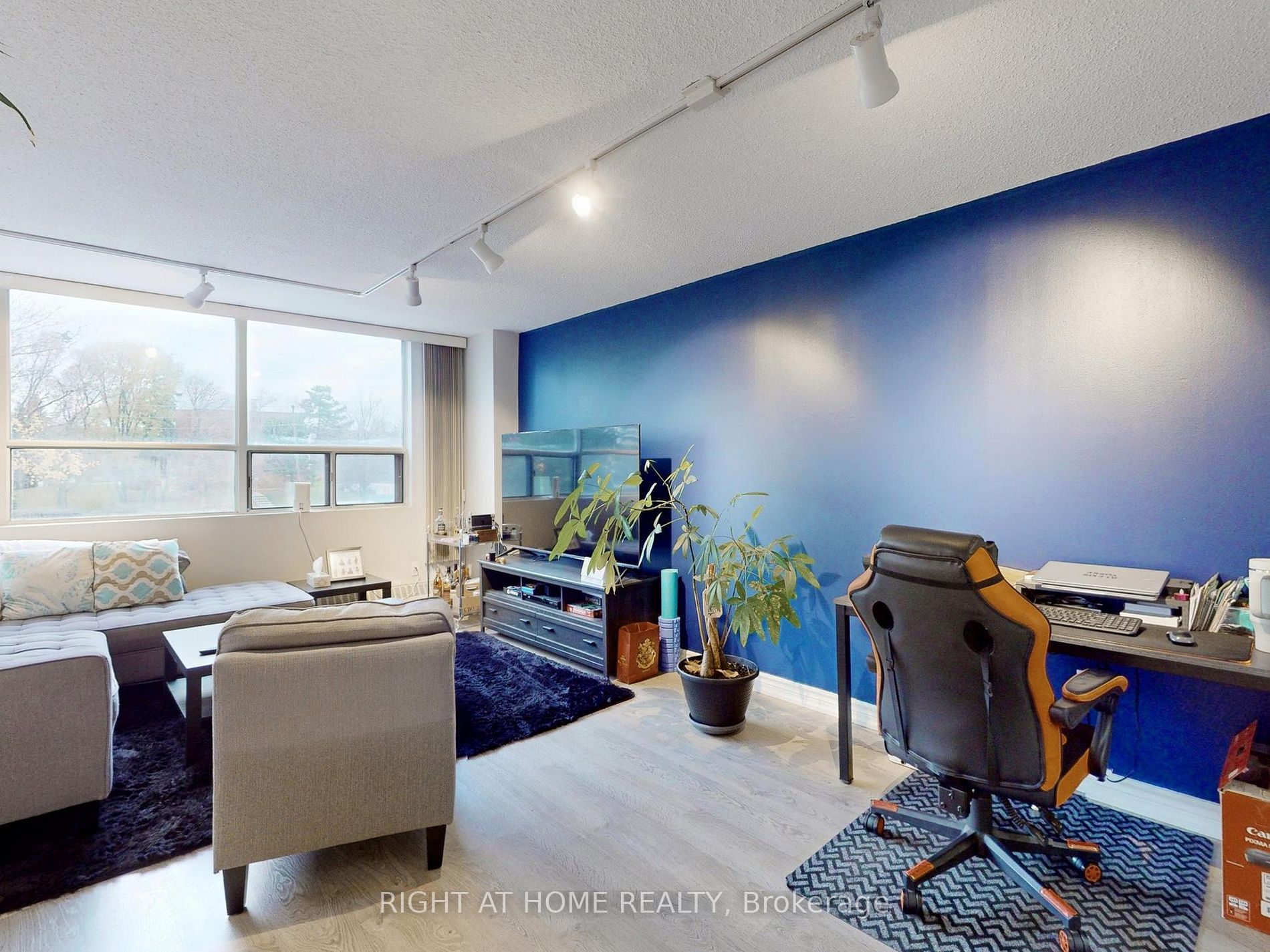 45 Sunrise Ave 214