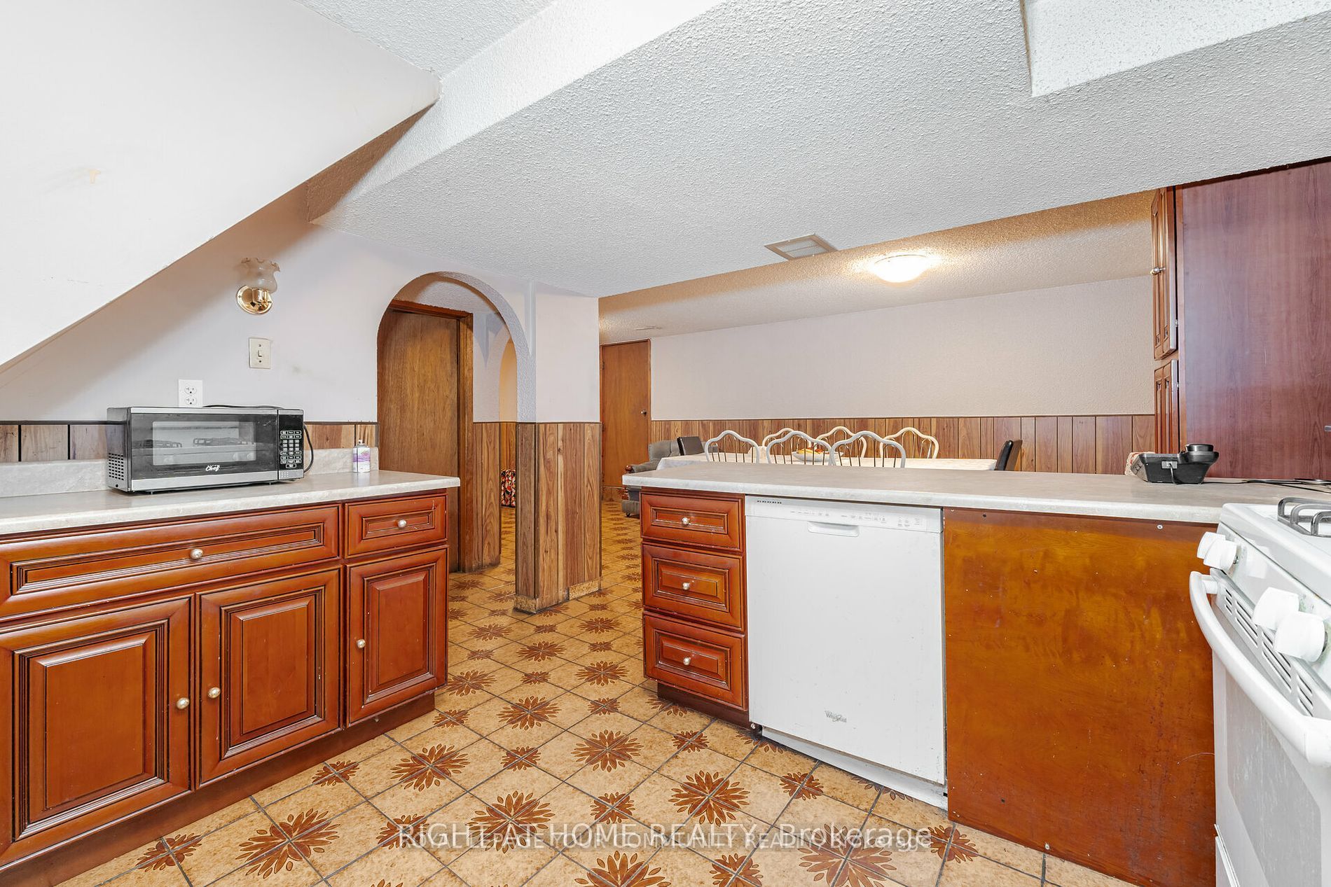 65 Plunkett Rd
