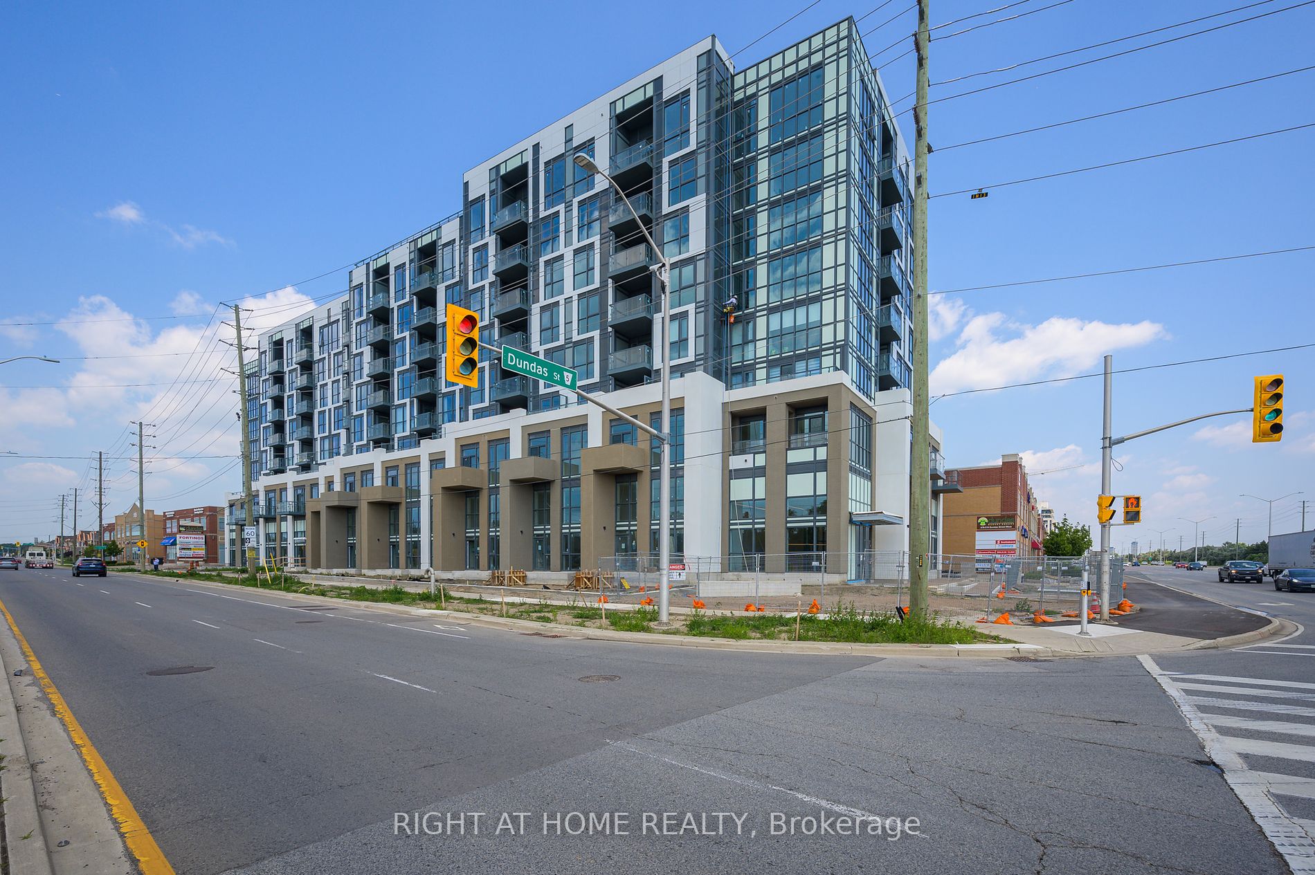 509 W Dundas St 605