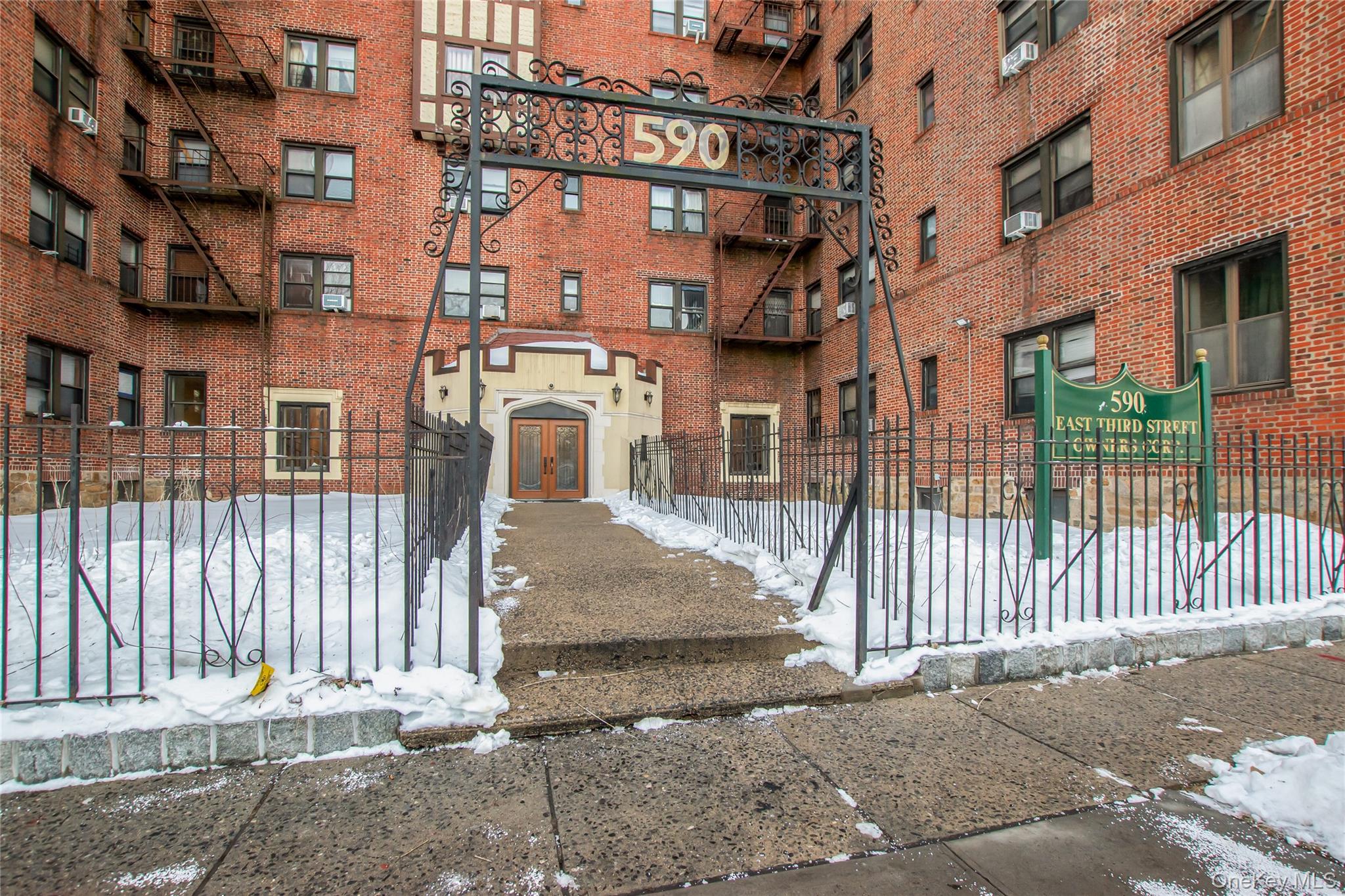 590 E Third Street 2D