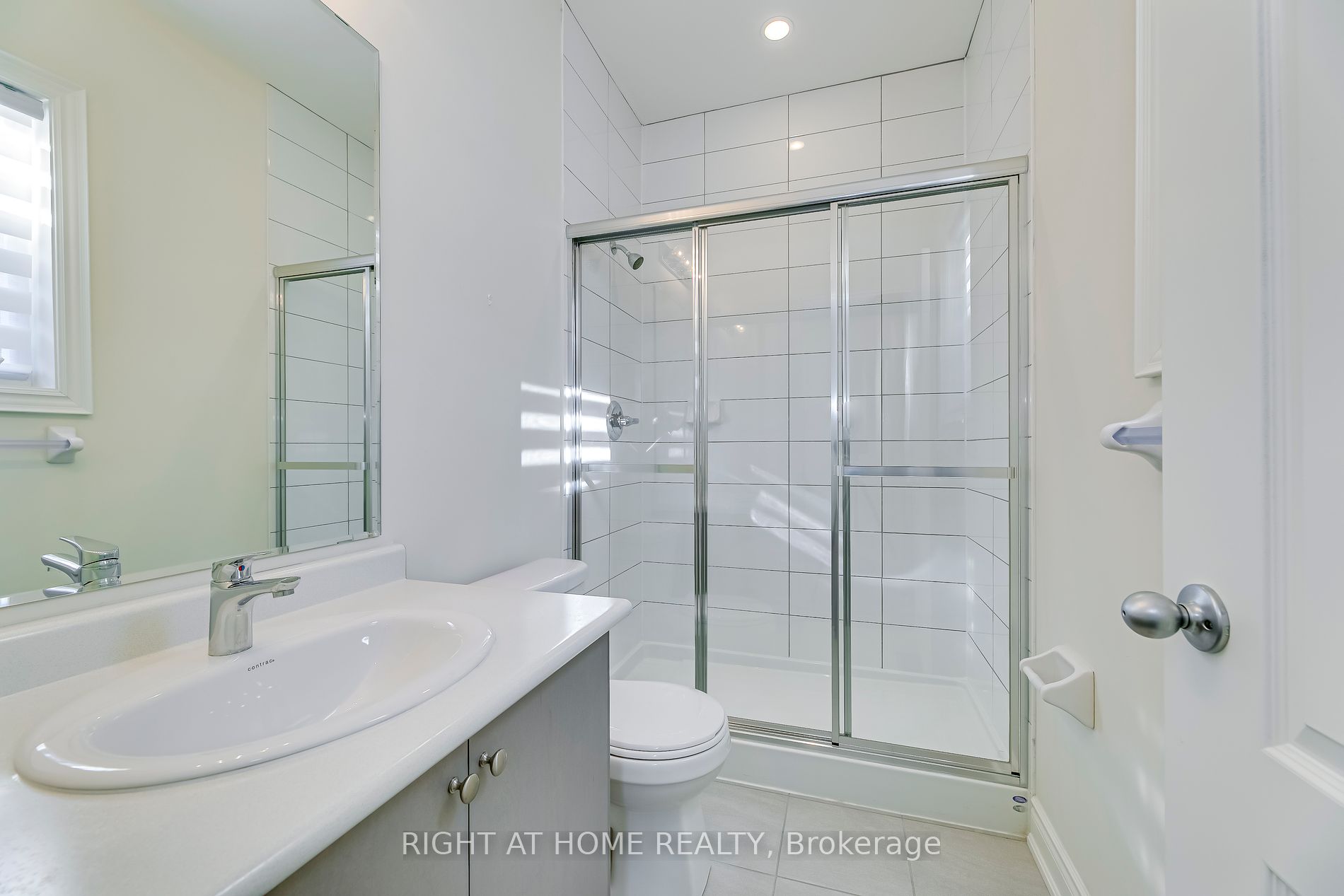 1551 Doran Cres