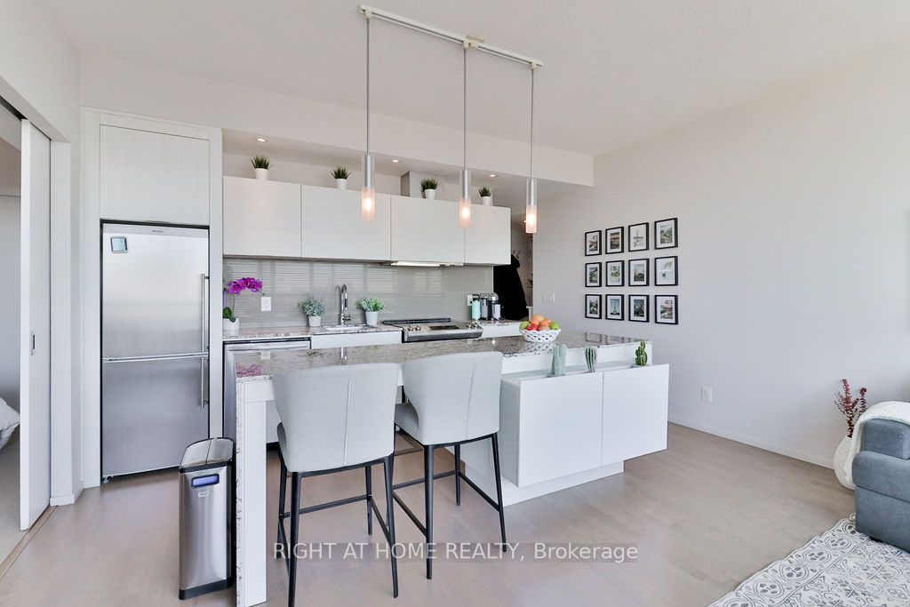 8 Charlotte St 2809