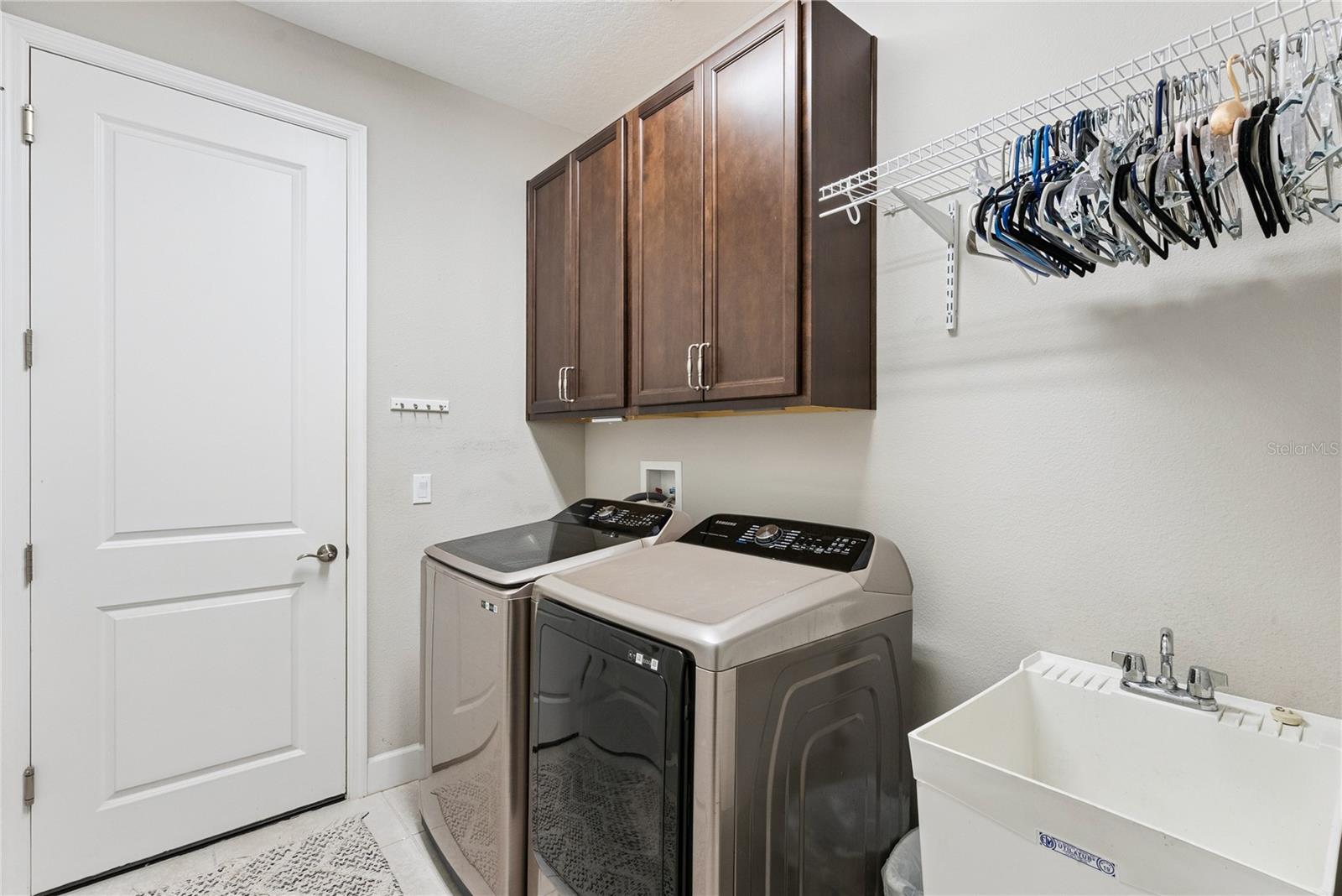 1169 Avery Meadows Way