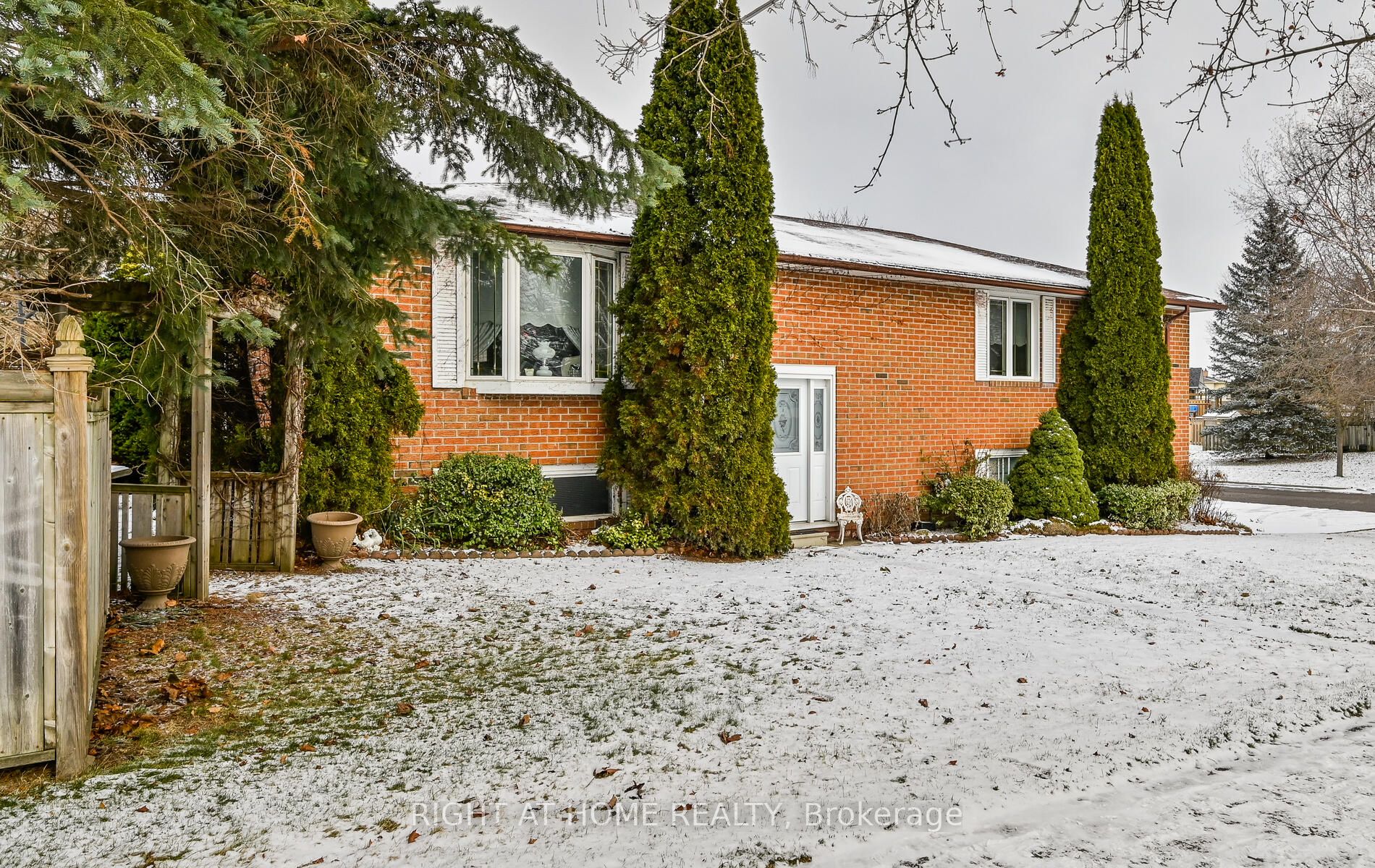 2 Ridgeview Dr