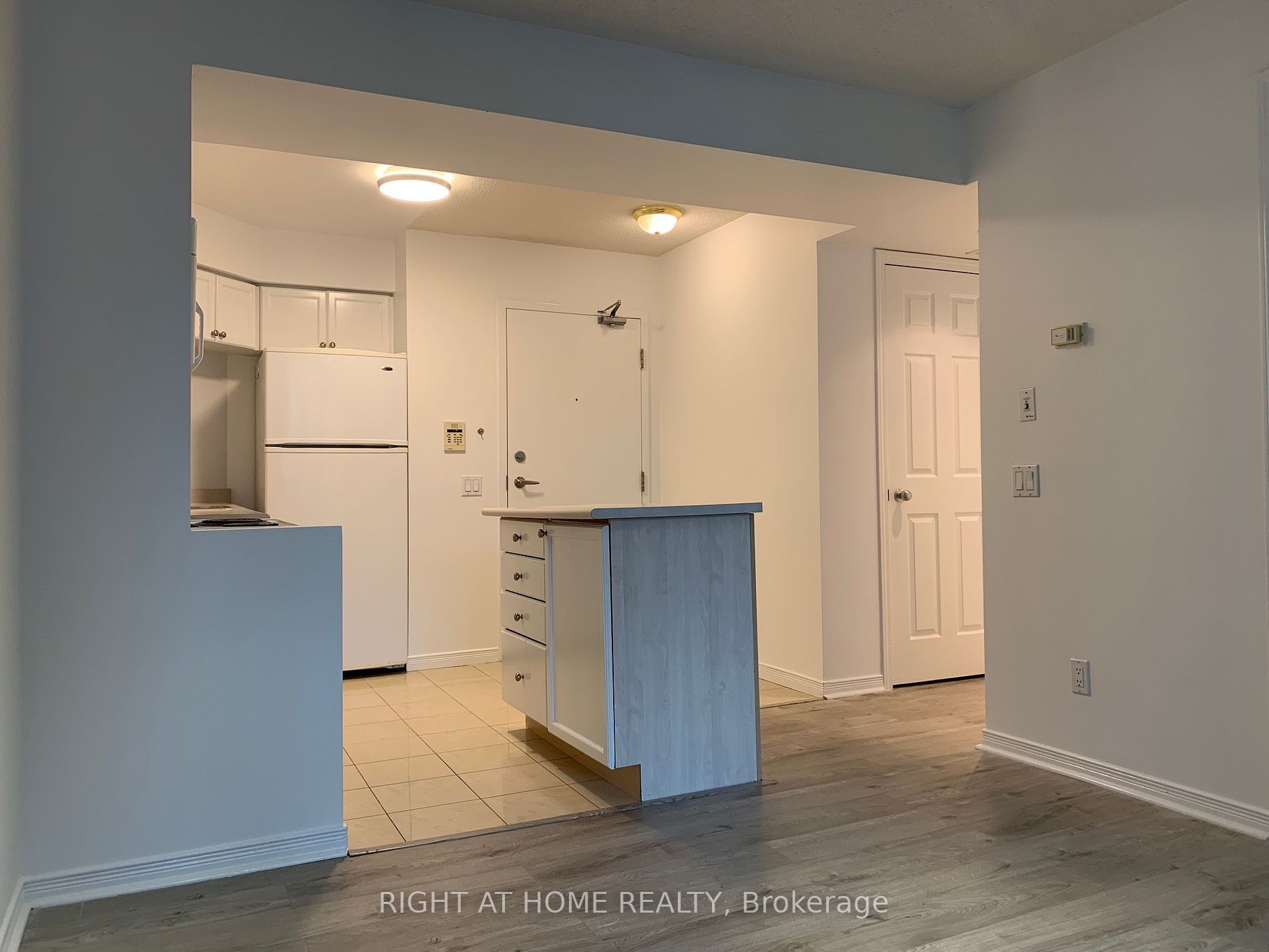 30 Harrison Garden Blvd 611