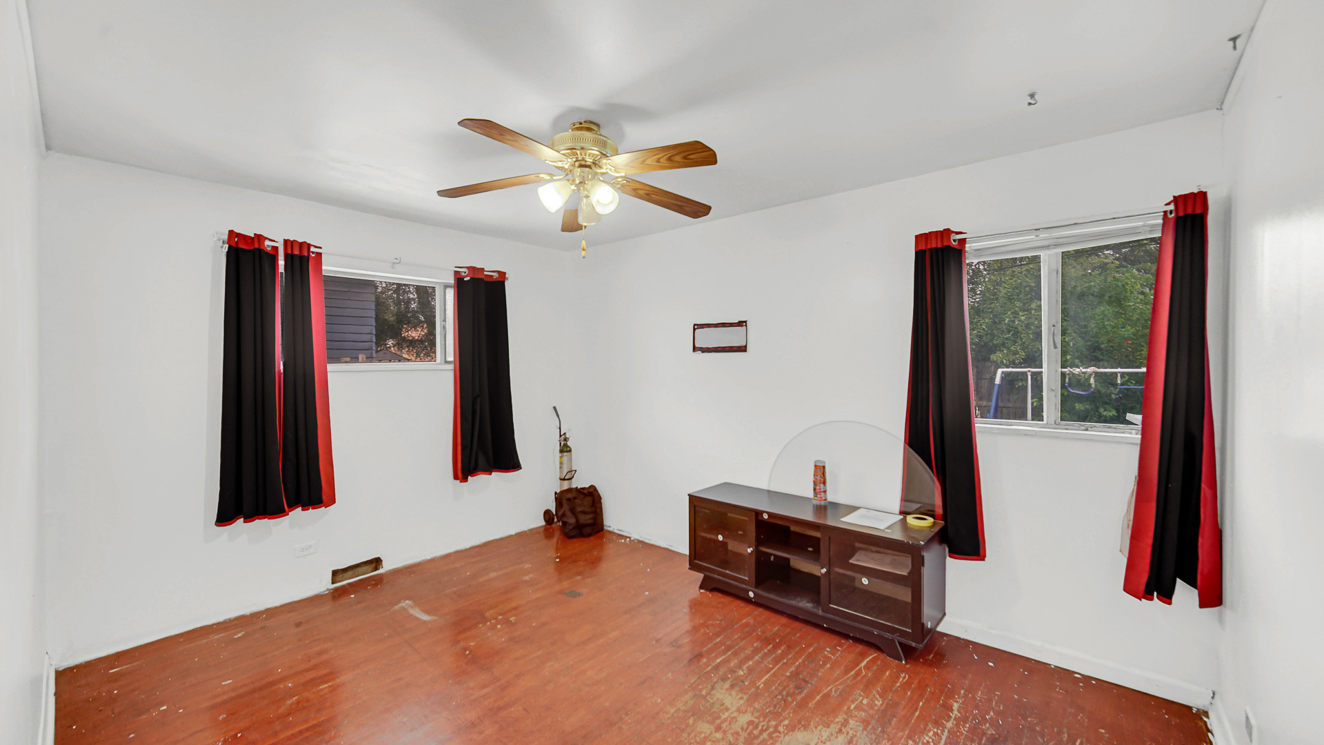 1228 E 151st Street