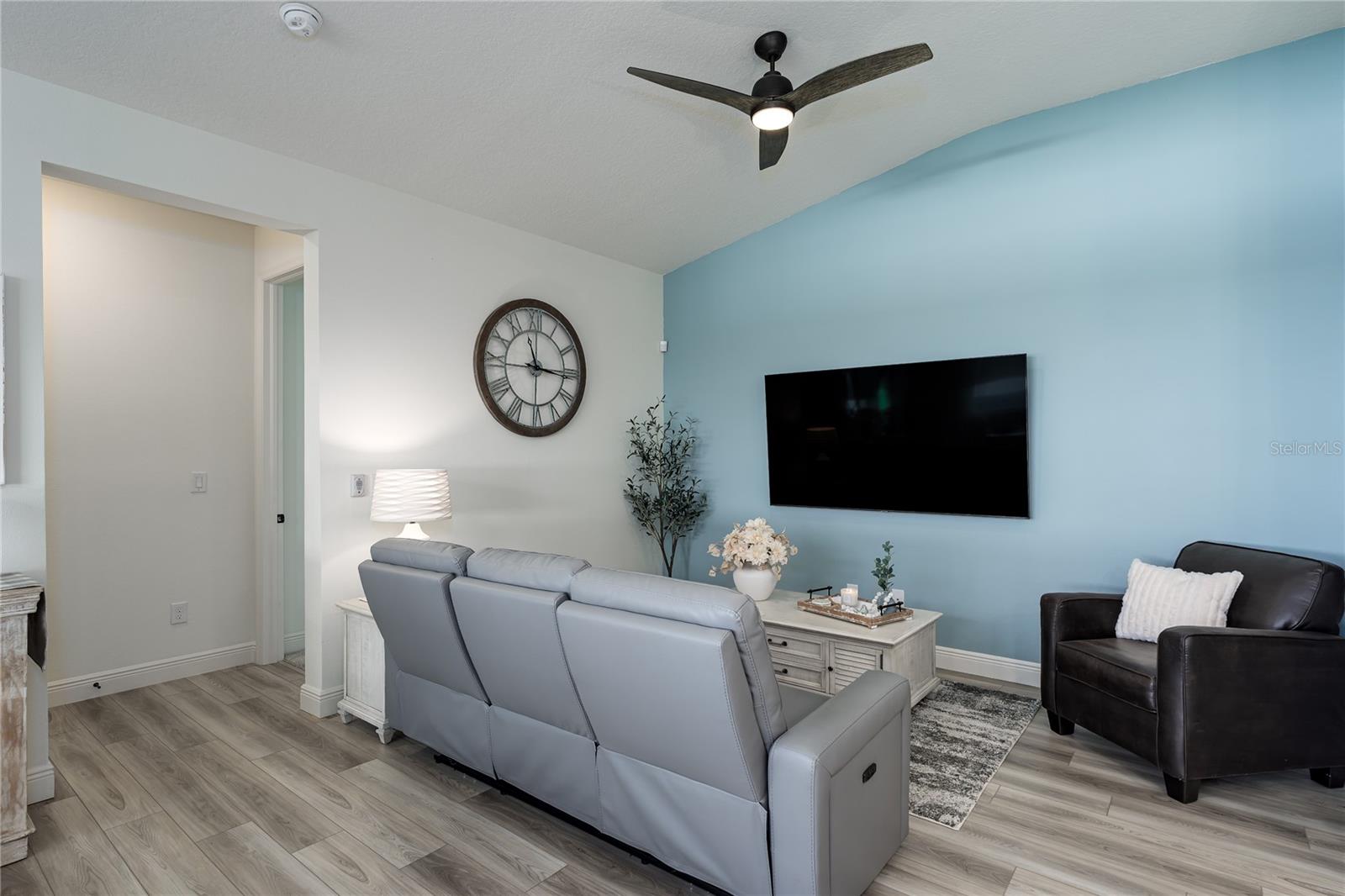 9577 Sandy Bluffs Circle