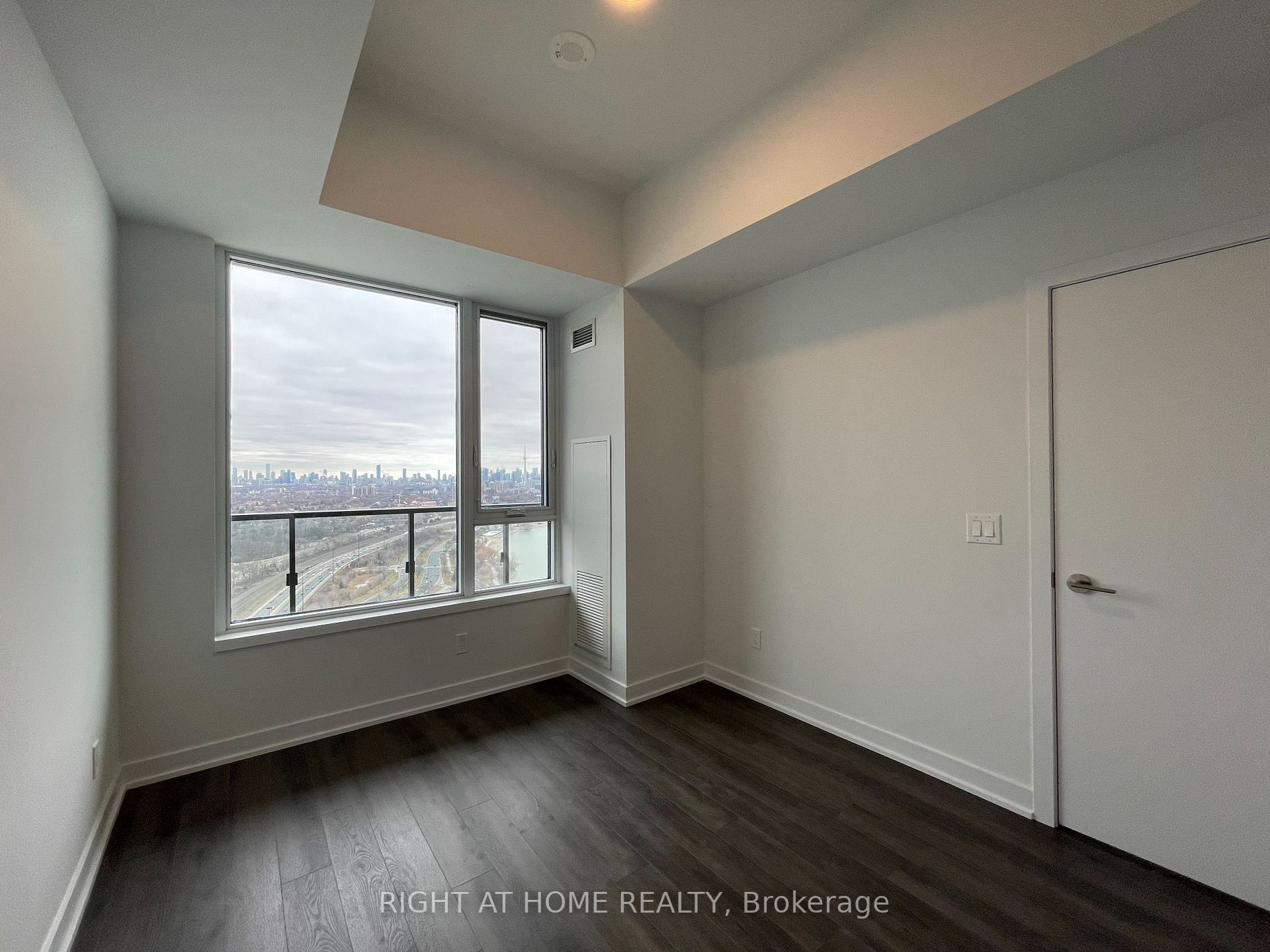 1926 W Lakeshore Blvd 4205