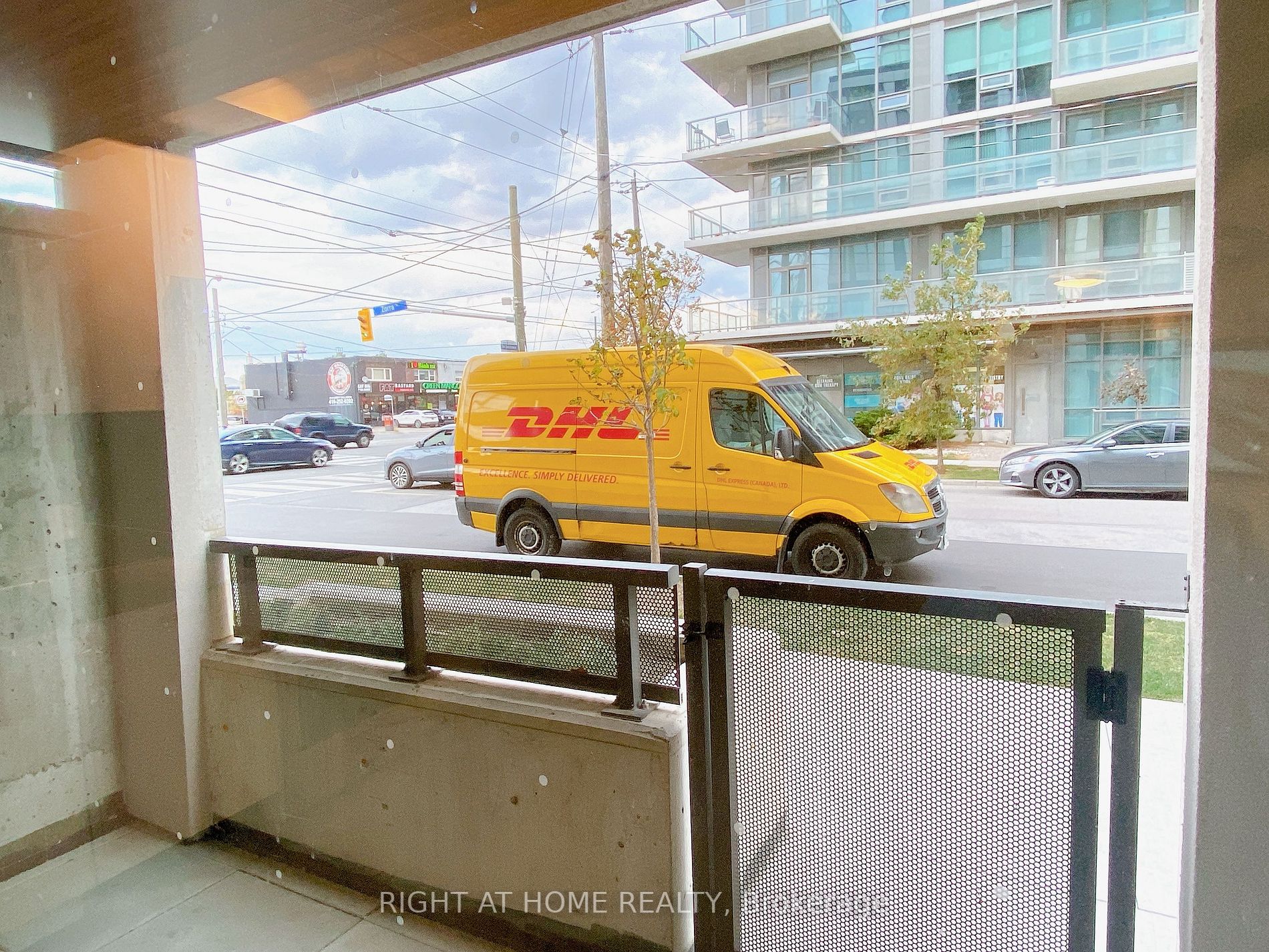 1195 The Queensway N/A 101
