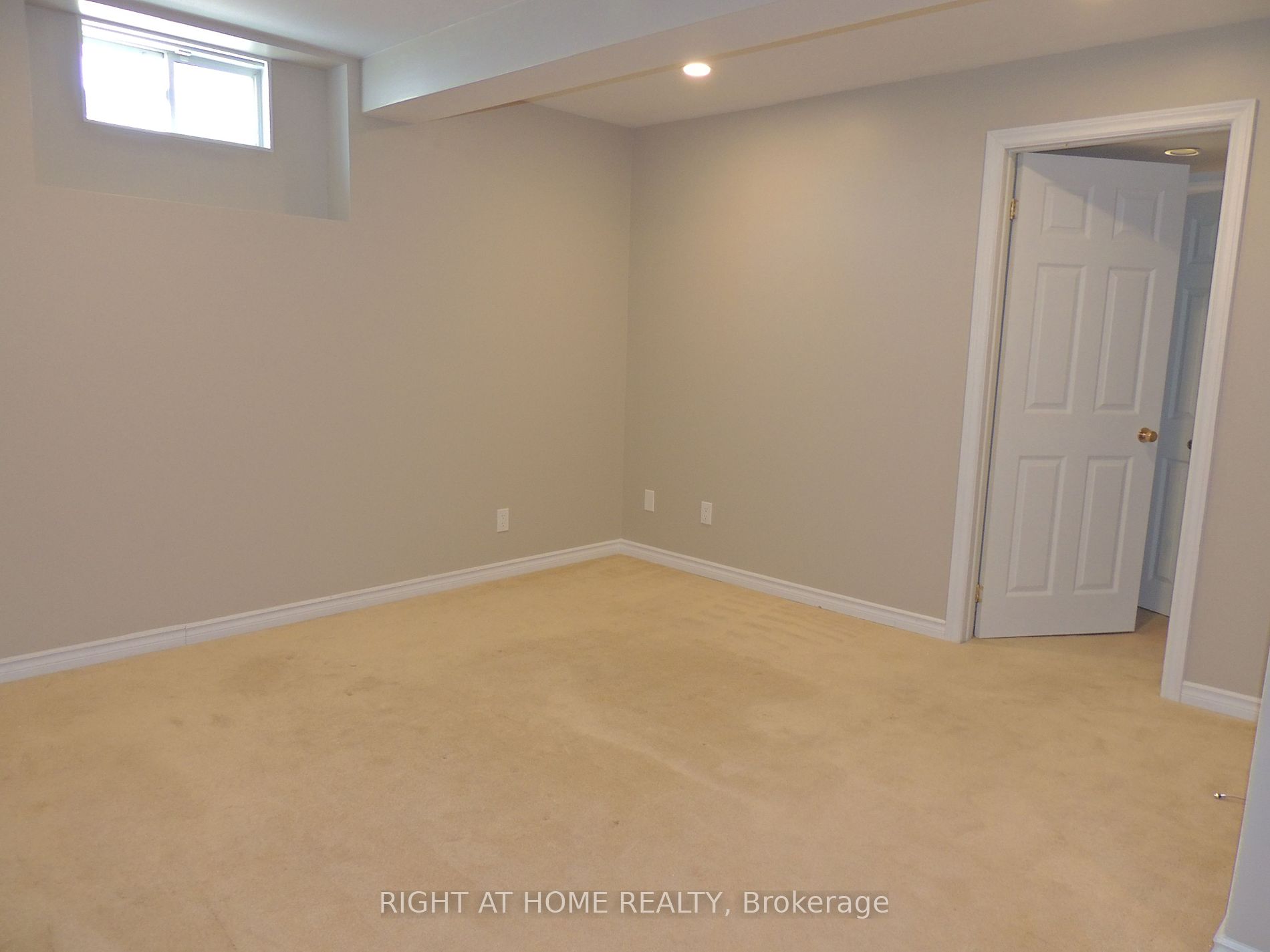 46 Lougheed Rd B