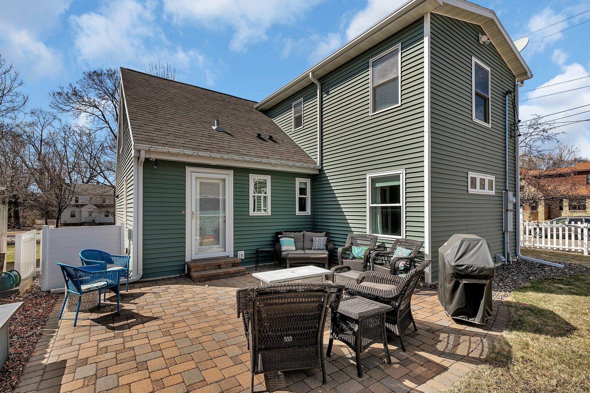 1200 Kilian Boulevard SE