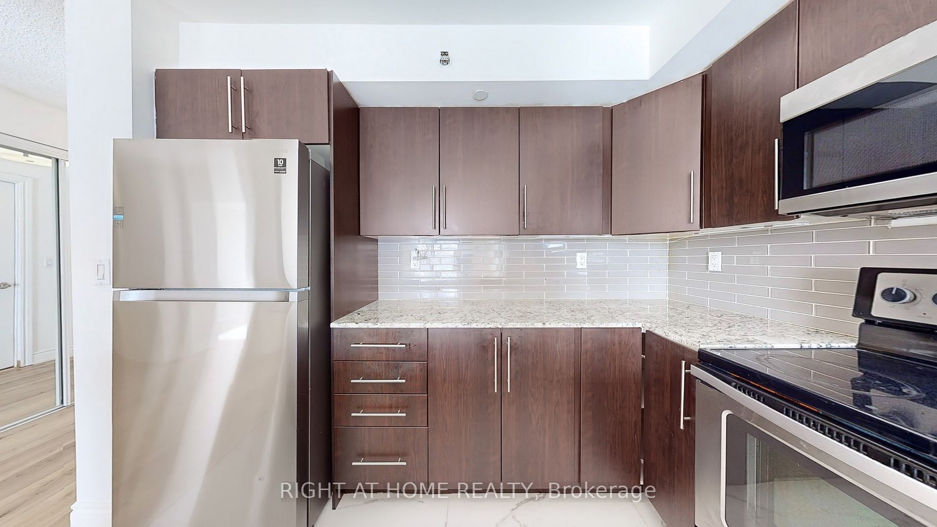 760 W Sheppard Ave 212