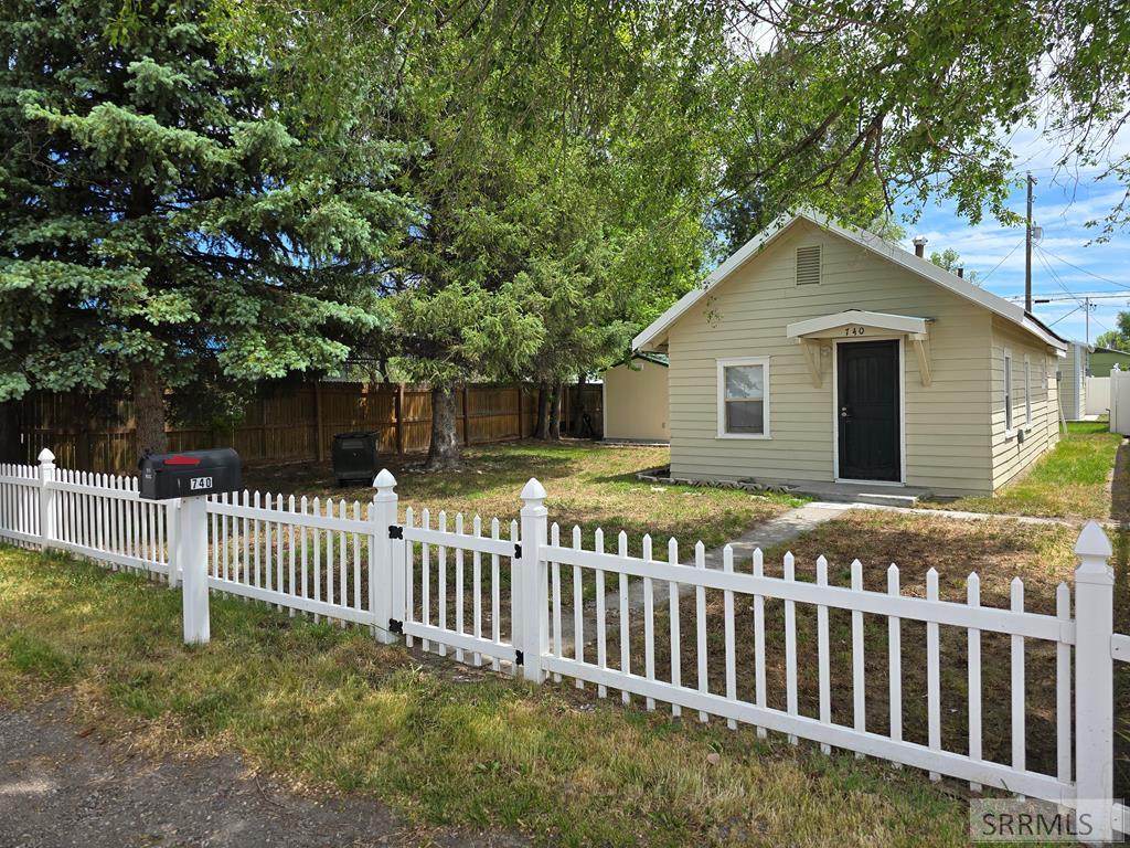 740 NE Main Street