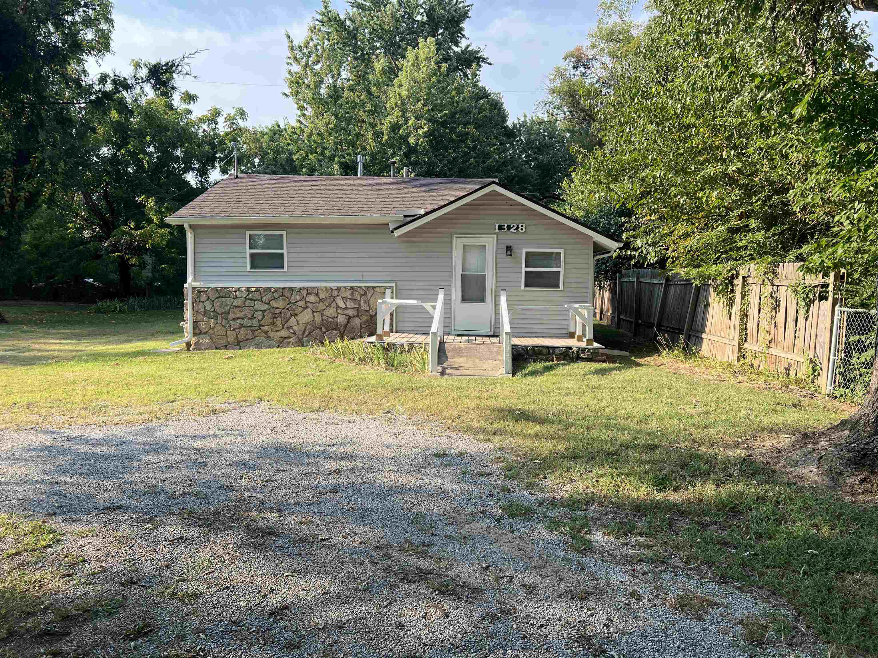 1328 W Oklahoma