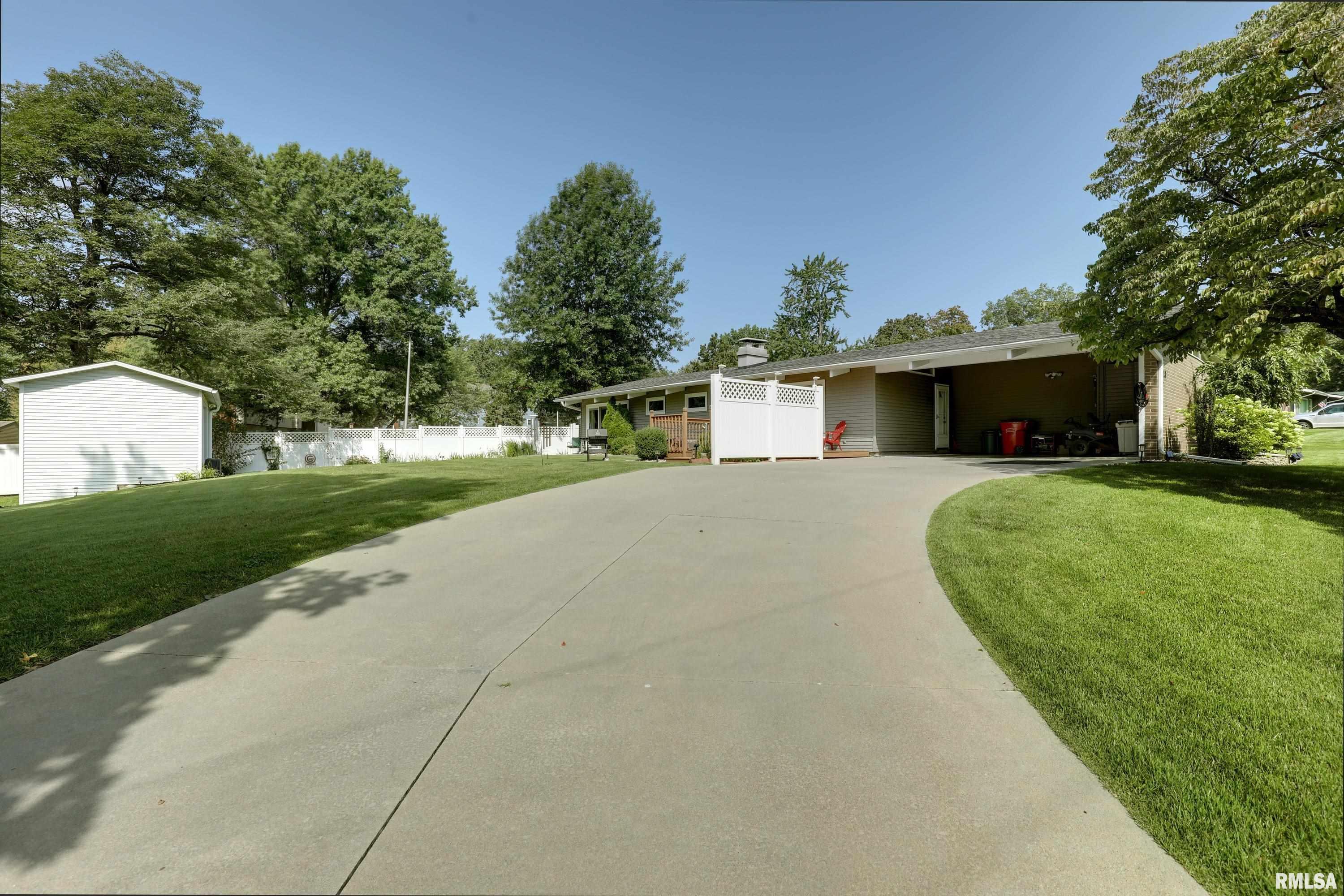 728 Ridgewood Drive