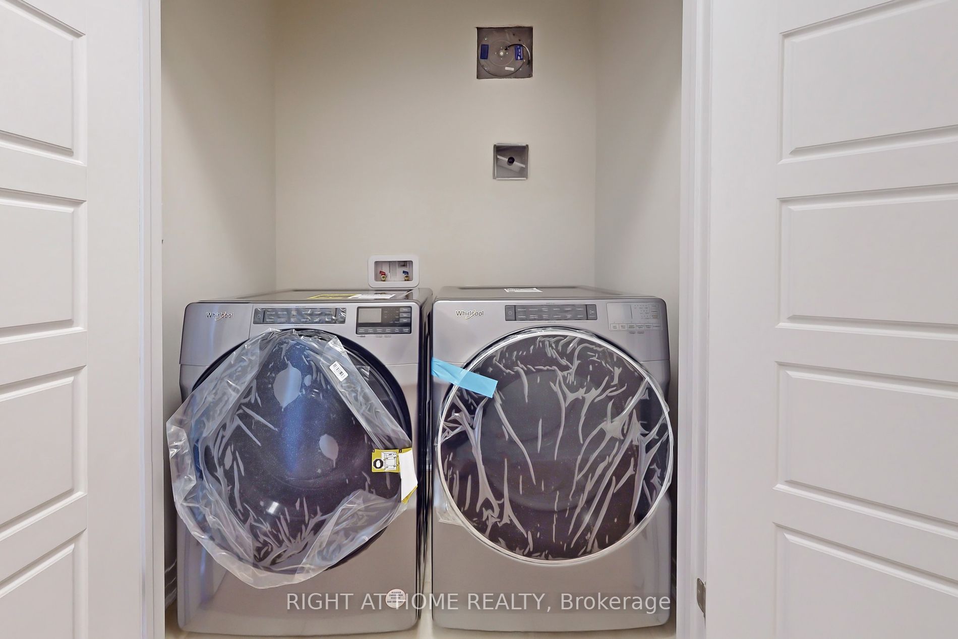 106 E Settlers Road Rd