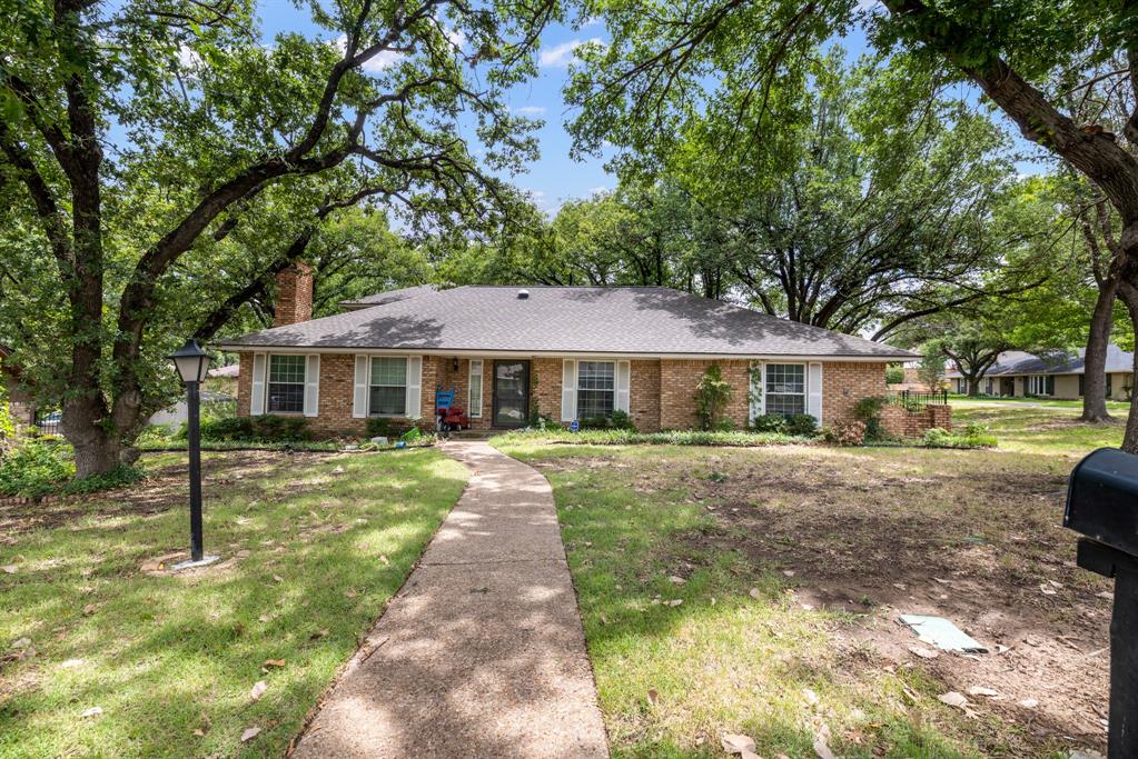 1707 Woodridge Circle