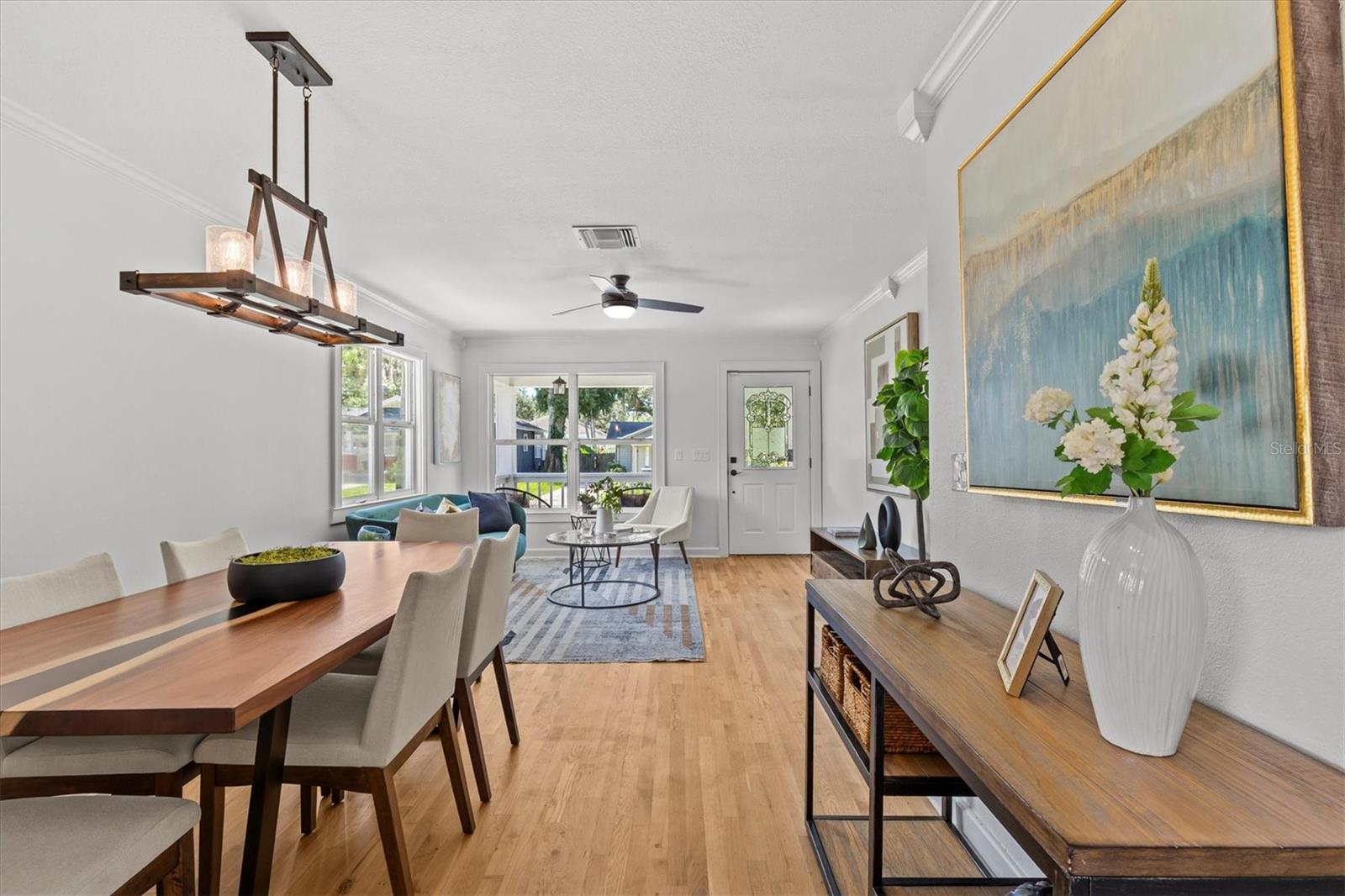325 W Haya Street