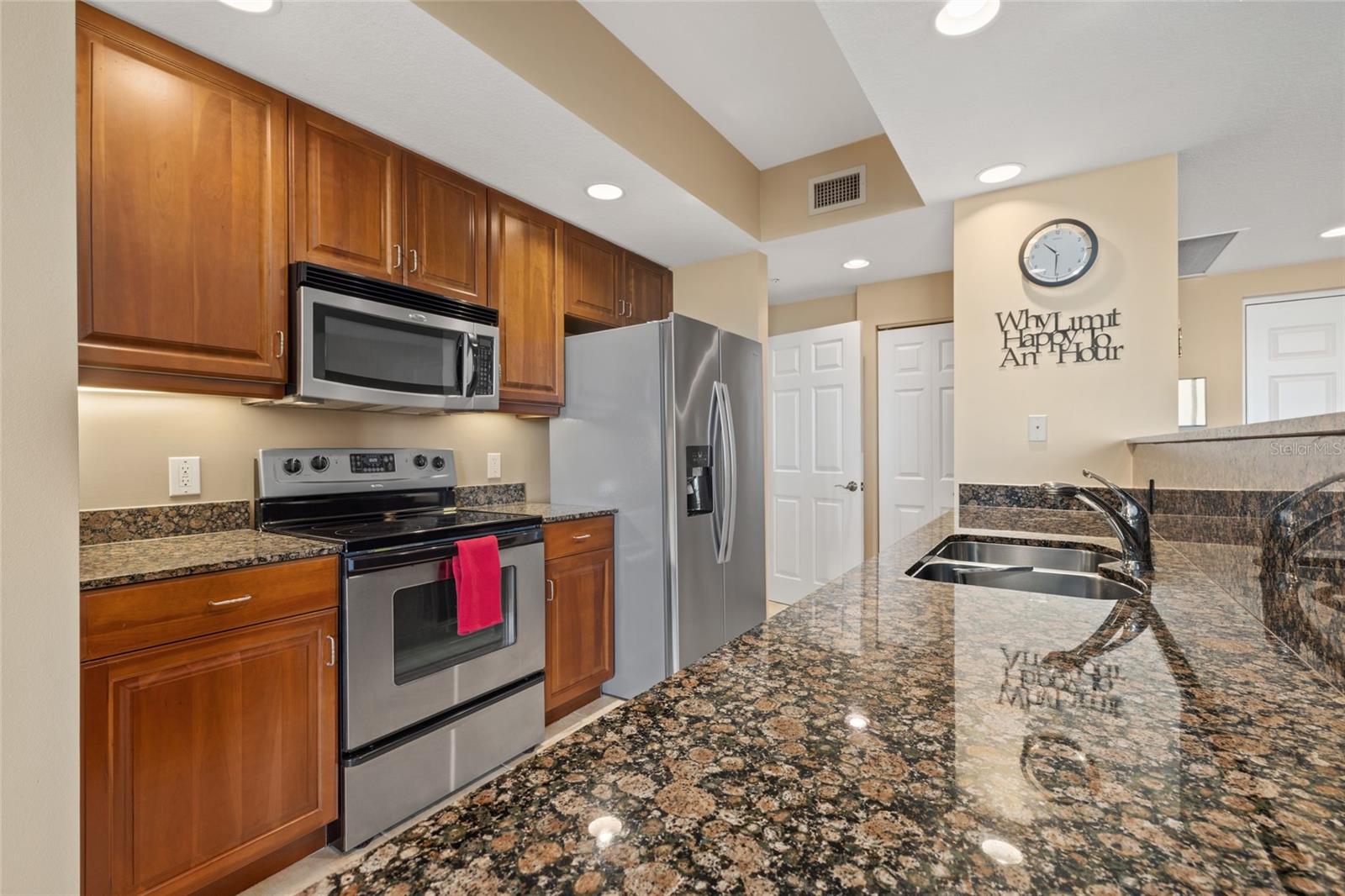 800 N Tamiami Trail 611