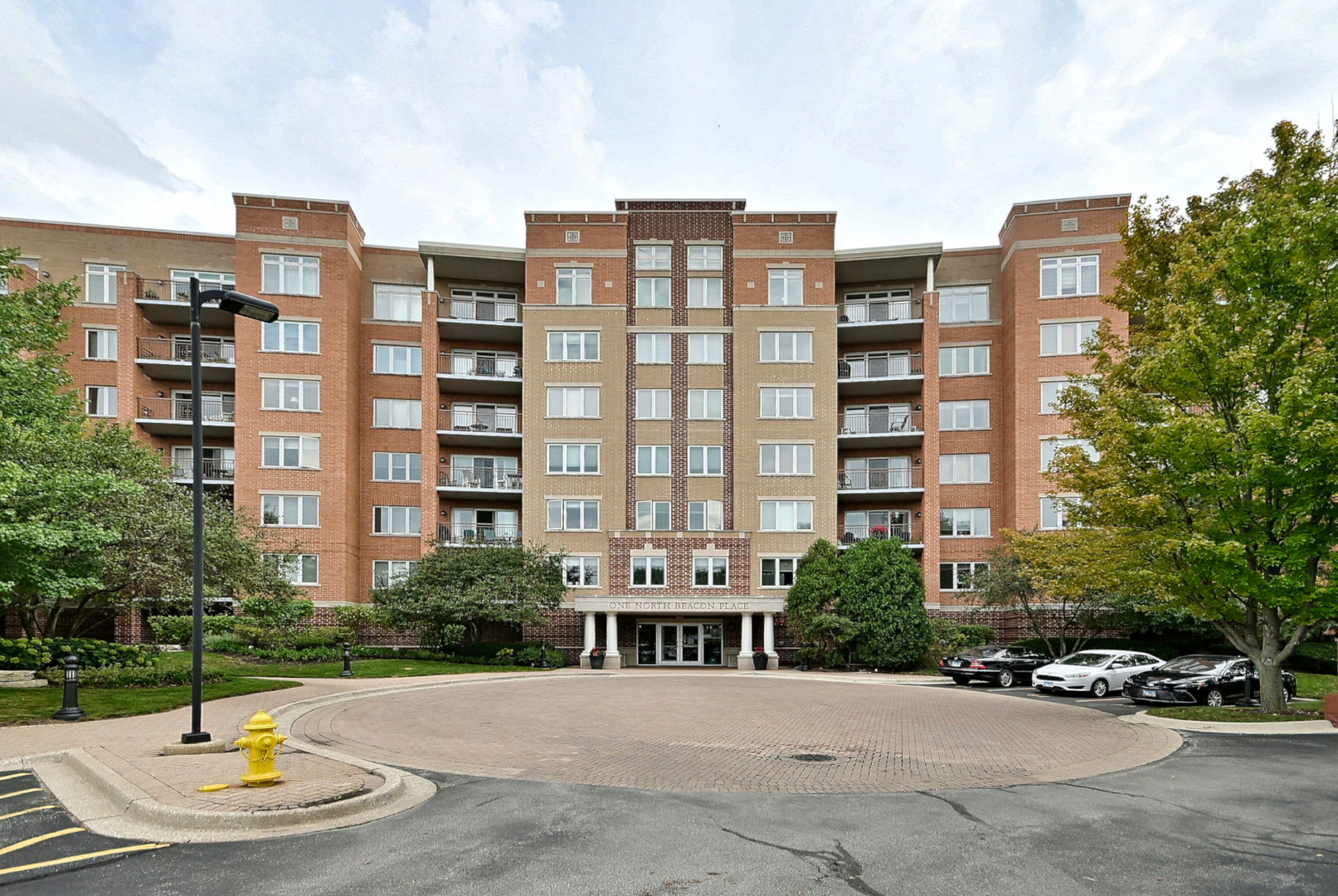 1 N Beacon Place 601