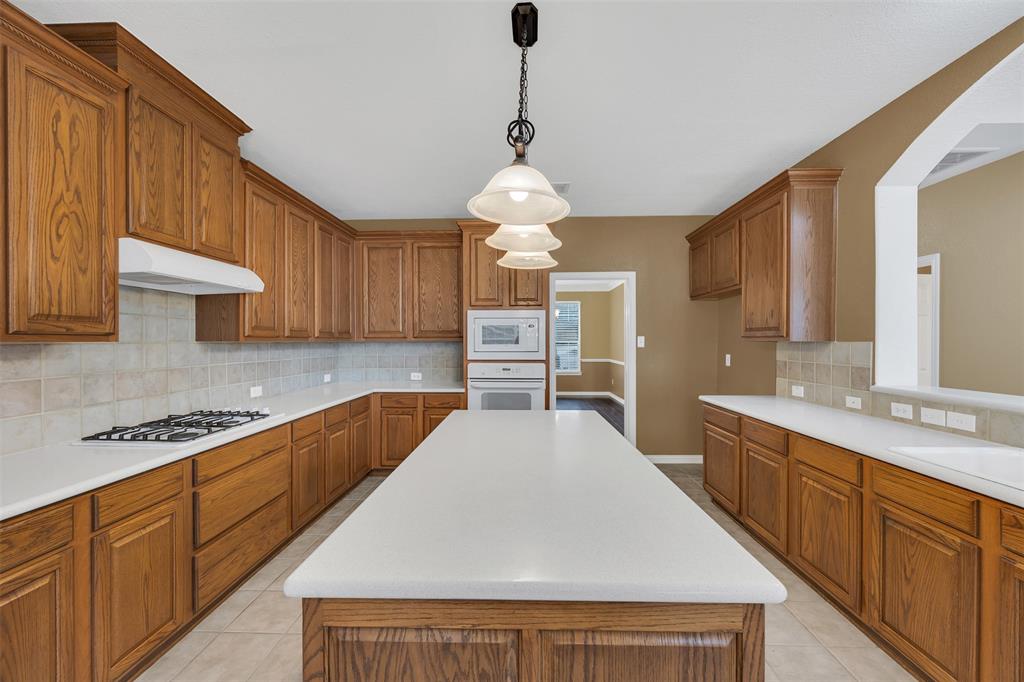 9909 Oakmont Court