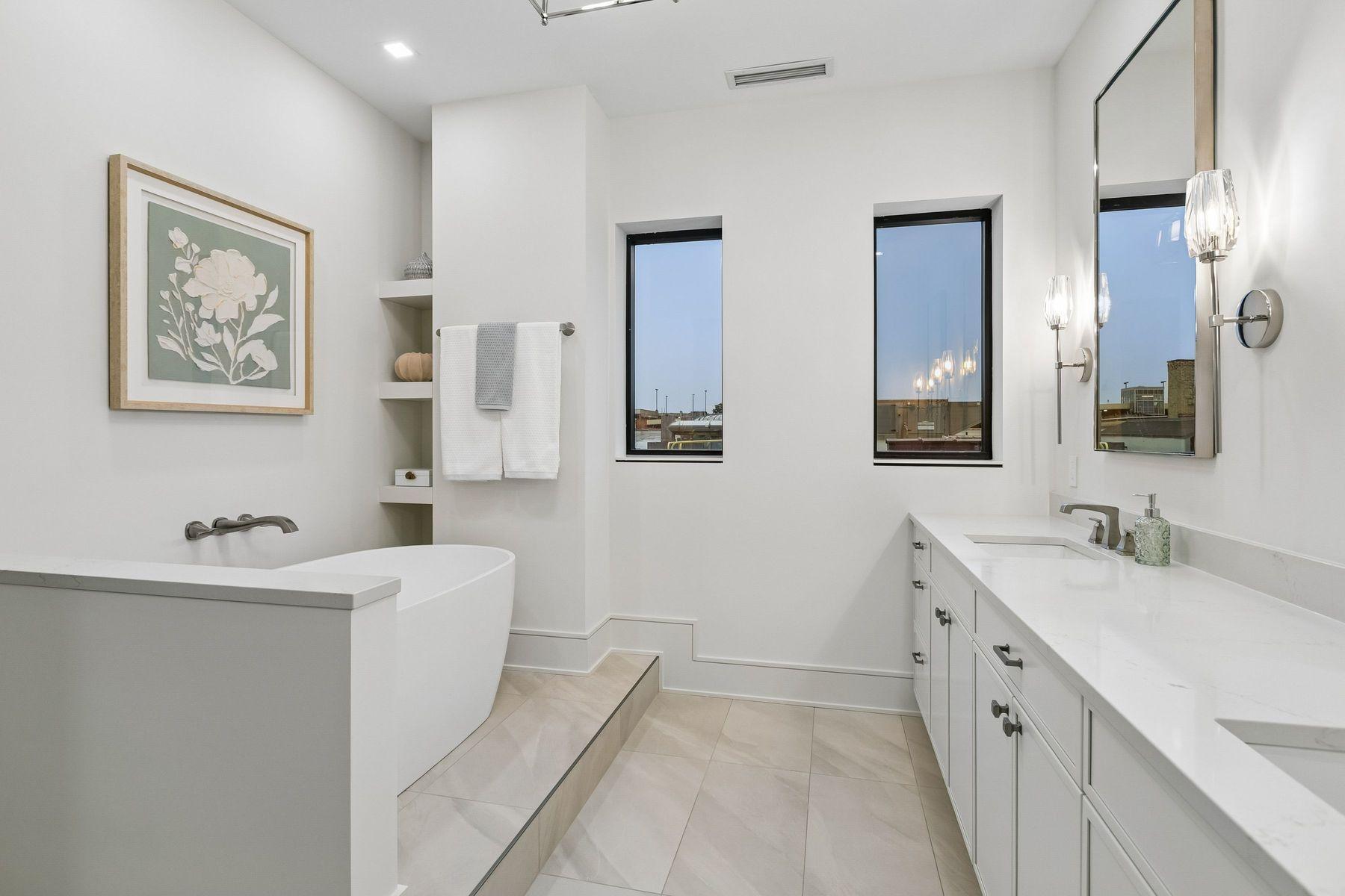 3041 Holmes Avenue S 302