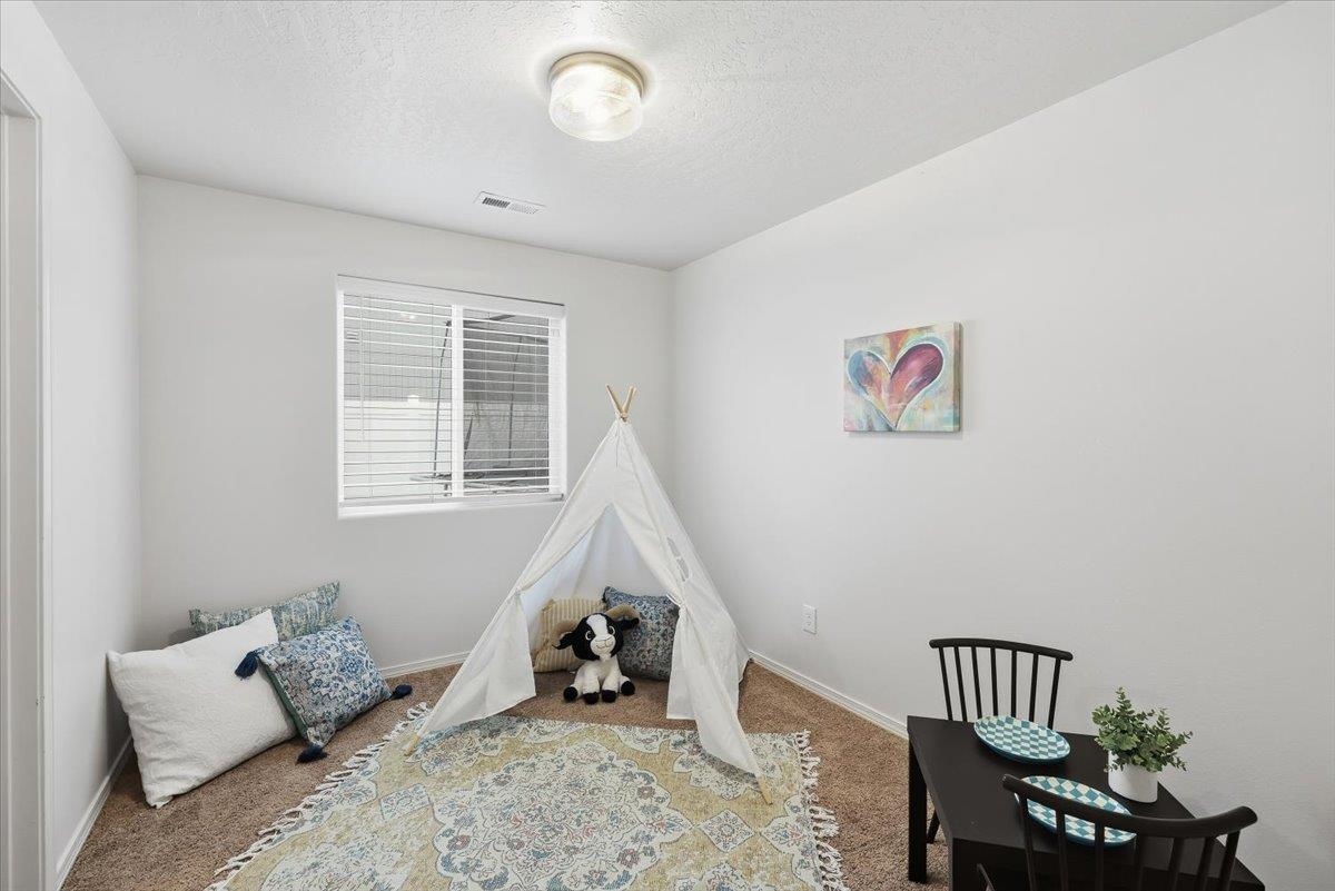 19029 E Frederick Ave