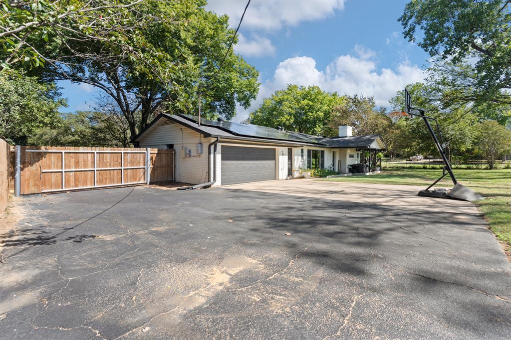 1201 Honeysuckle Drive