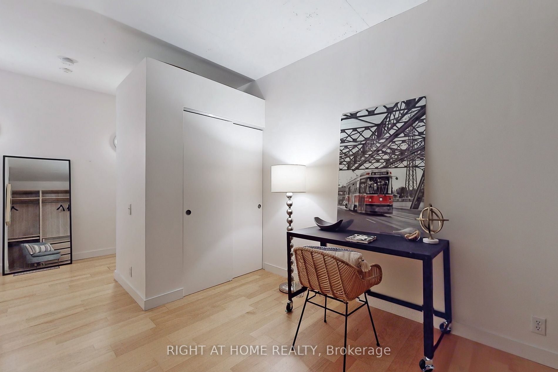 36 Charlotte St 405