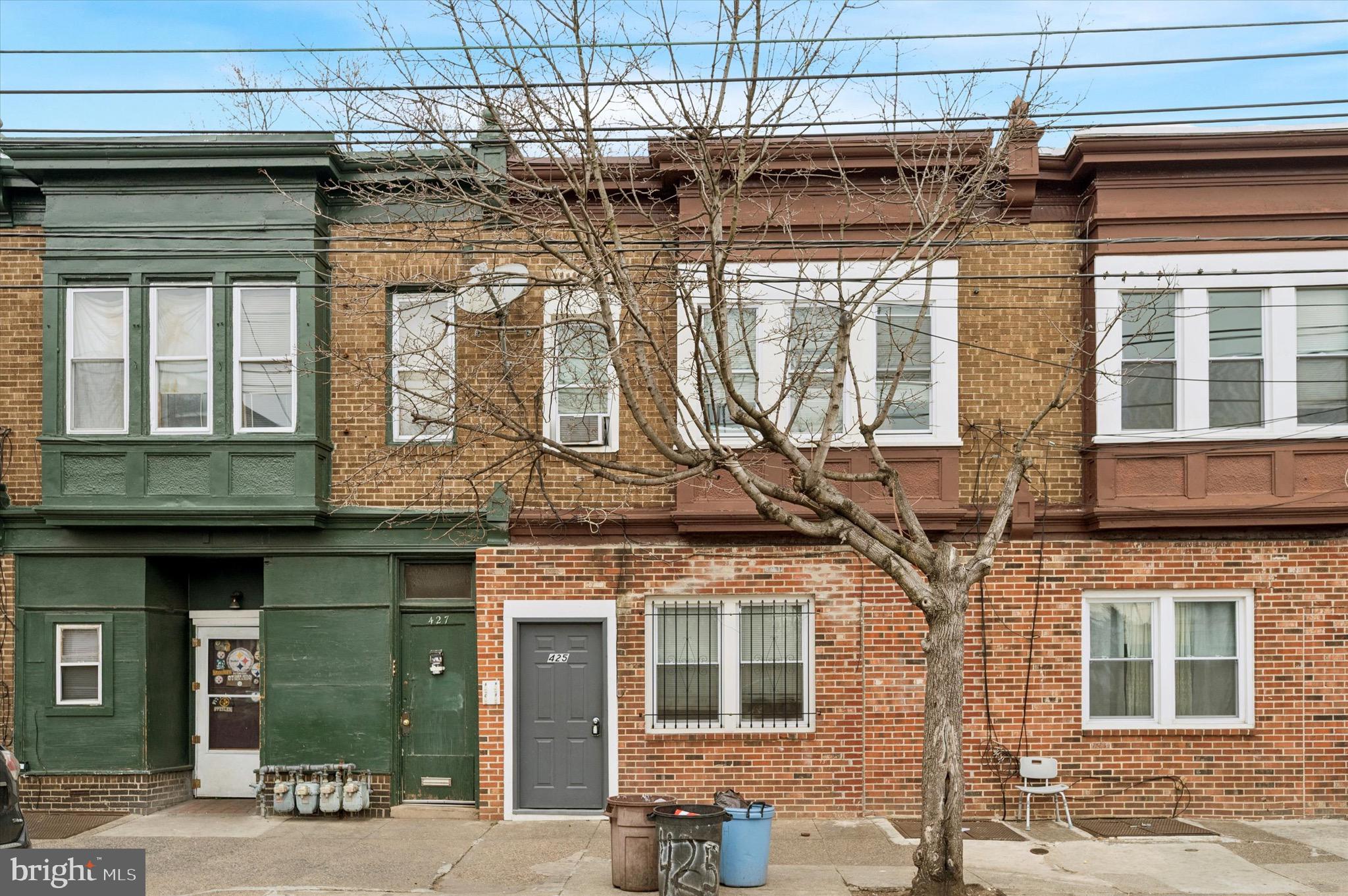 425 Main St  