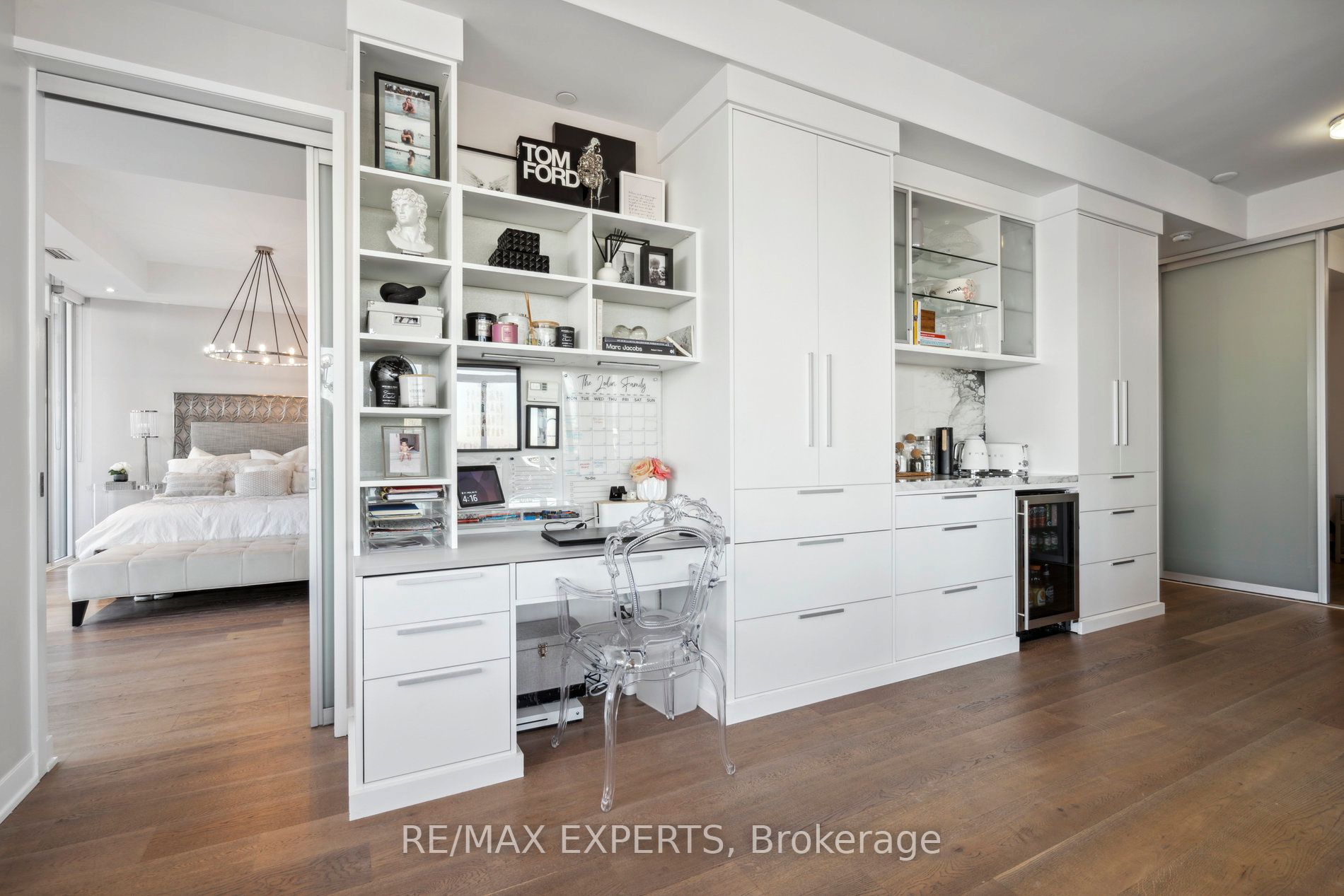 90 Park Lawn Rd PH-3007