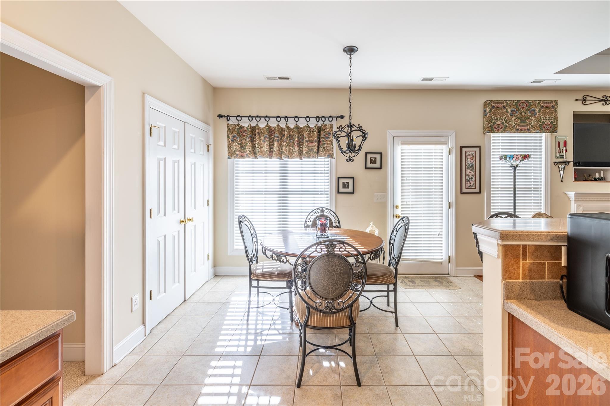 10806 Willow Oak Road